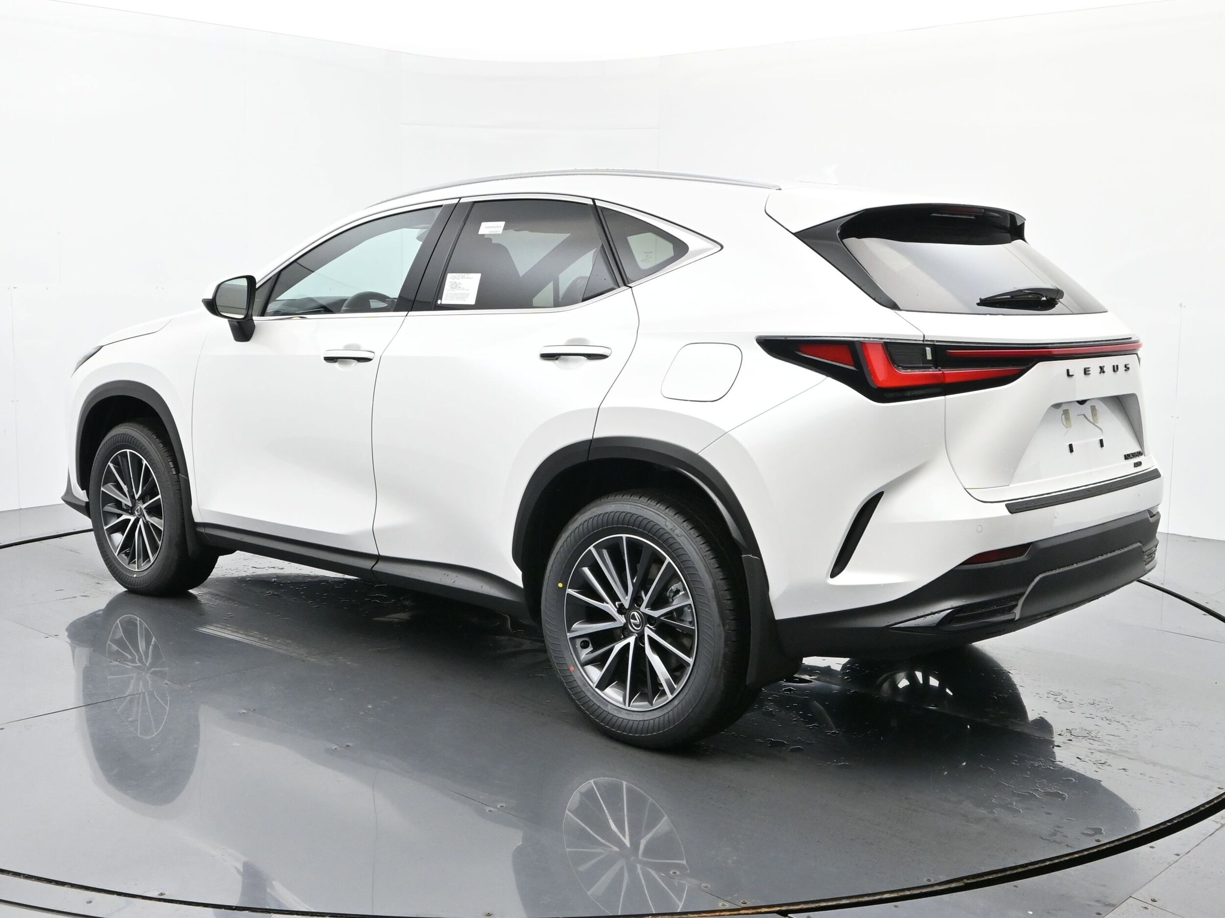 2025 Lexus NX 350h Premium photo 3