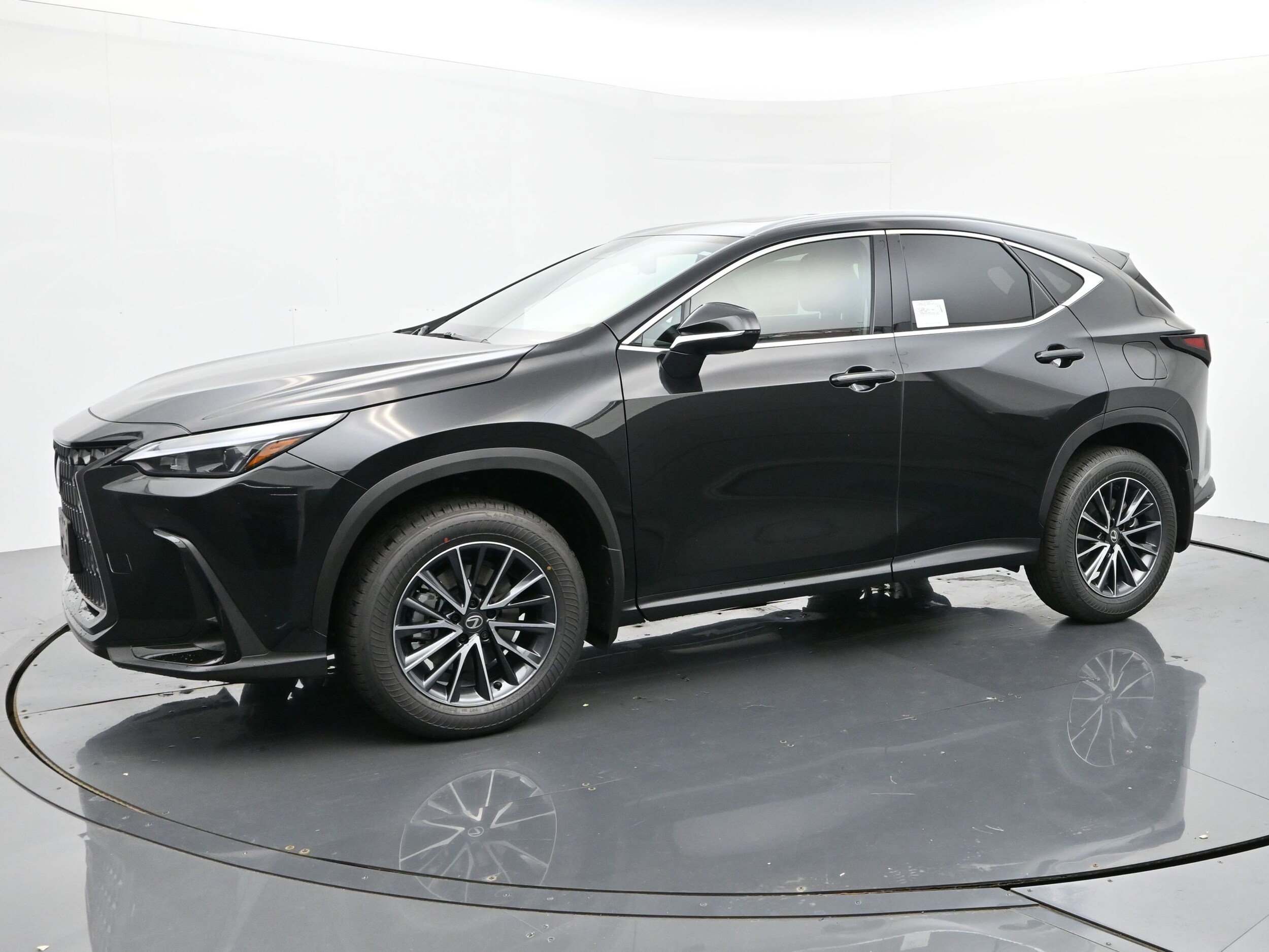 2026 Lexus NX 350 Premium photo 2