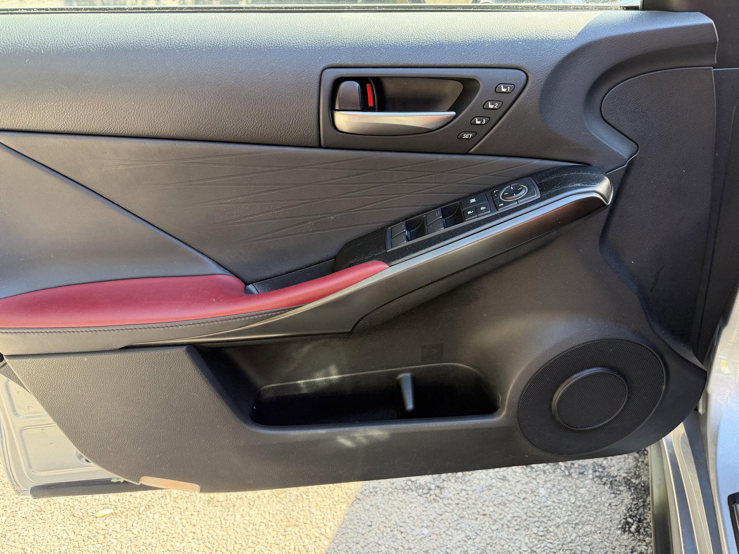 2022 Lexus IS 300 photo 4