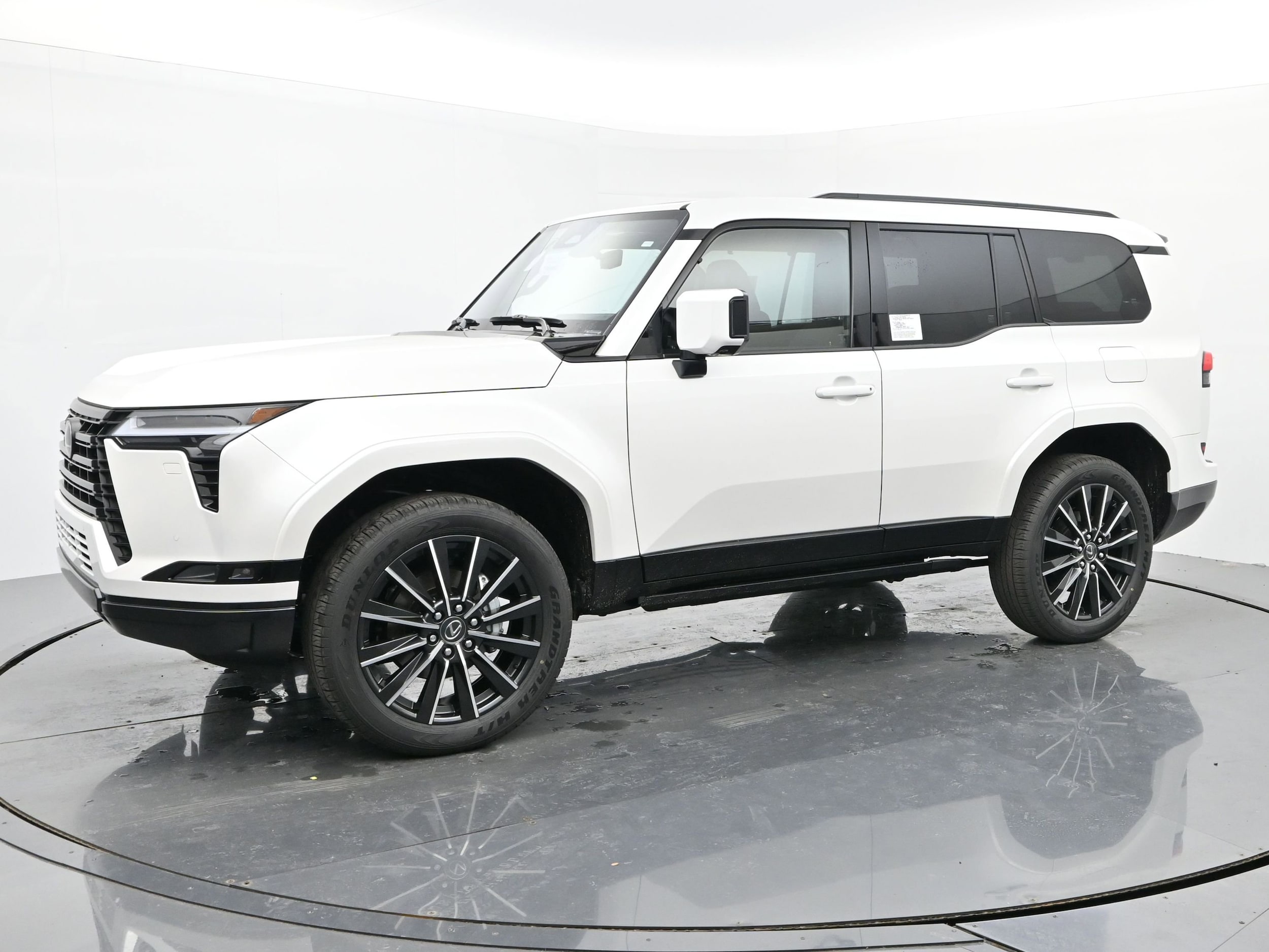 2025 Lexus GX Luxury's photo