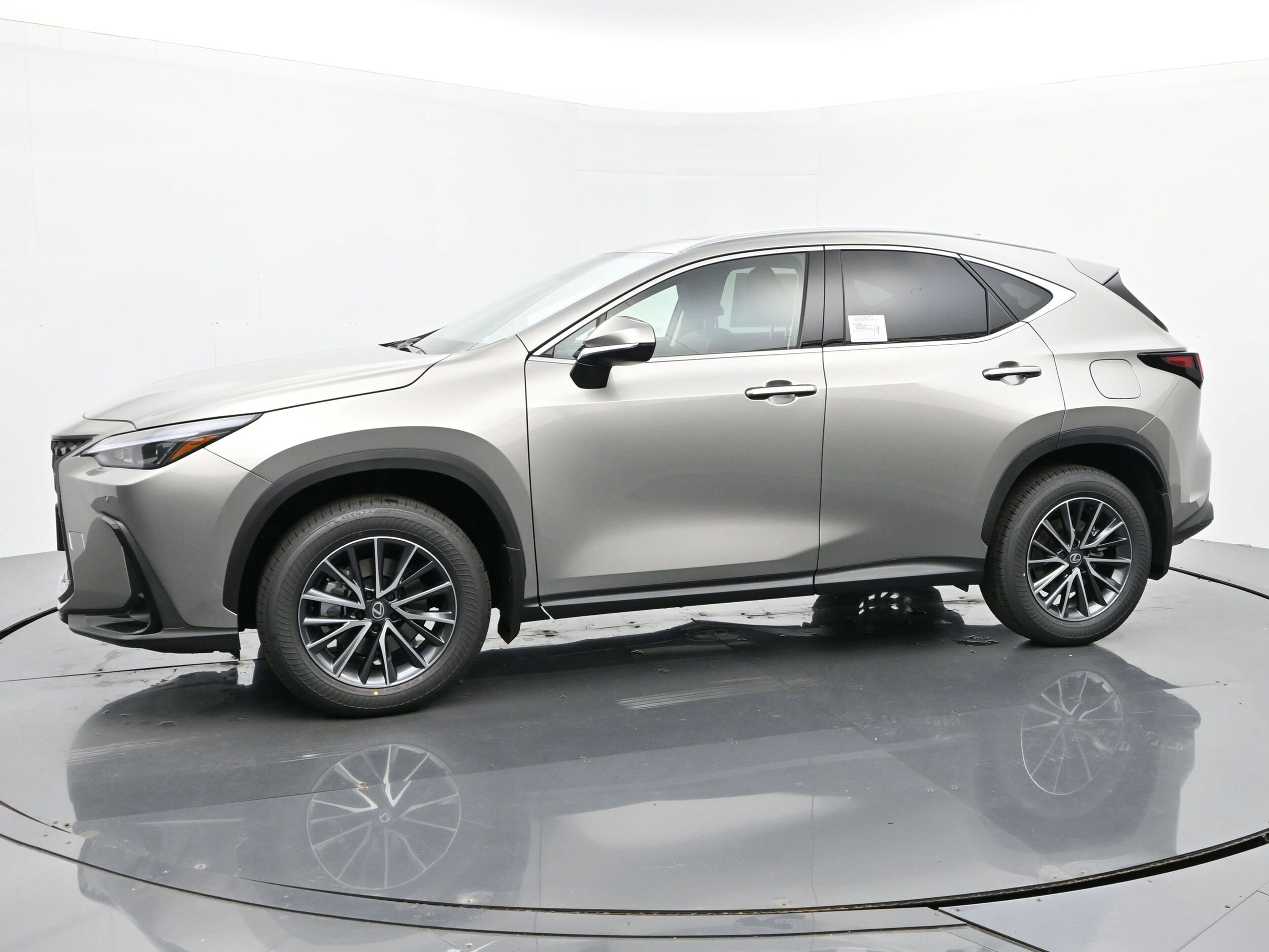 2026 Lexus NX Premium photo 2
