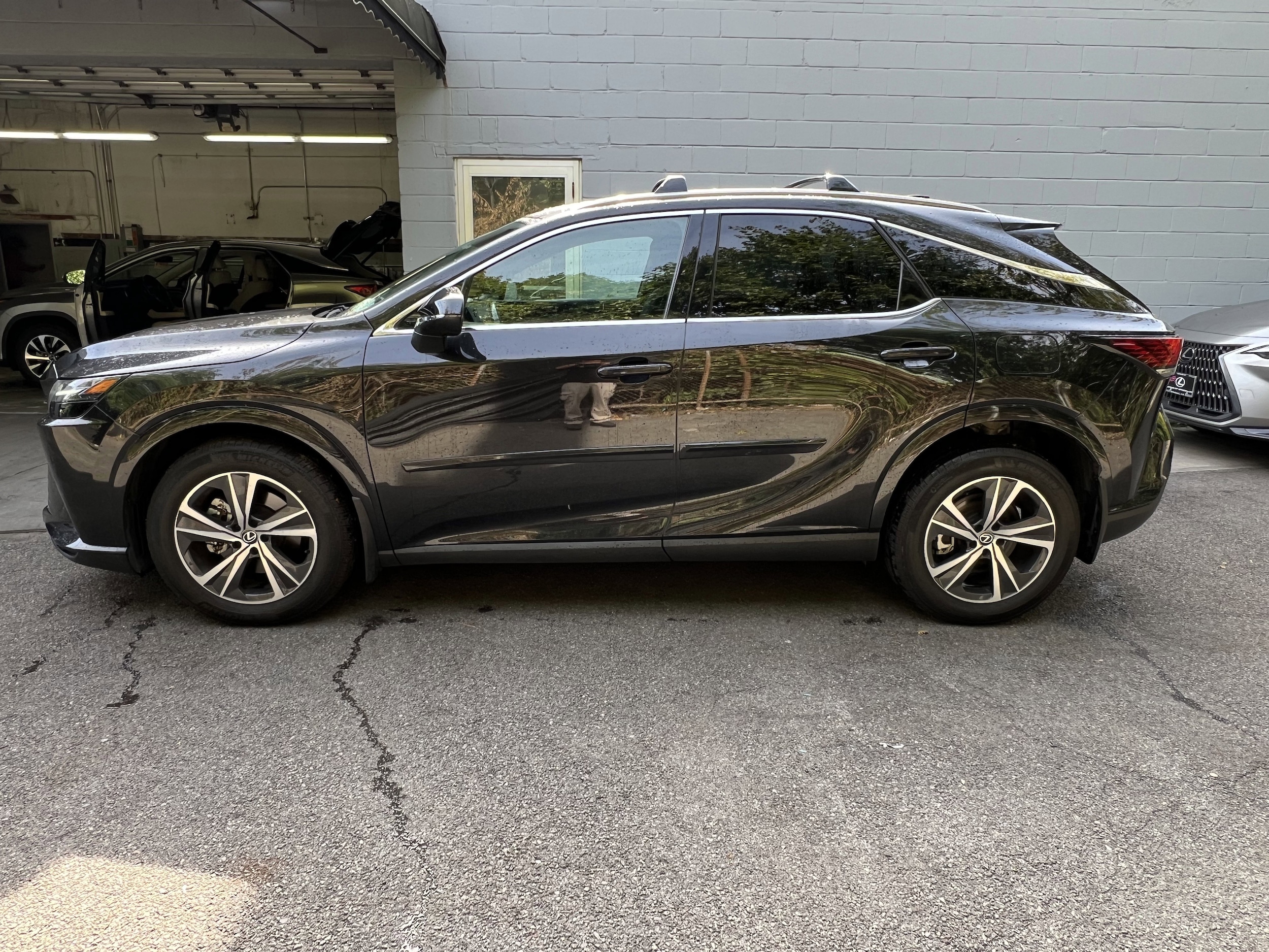 2023 Lexus RX 350 Premium photo 2