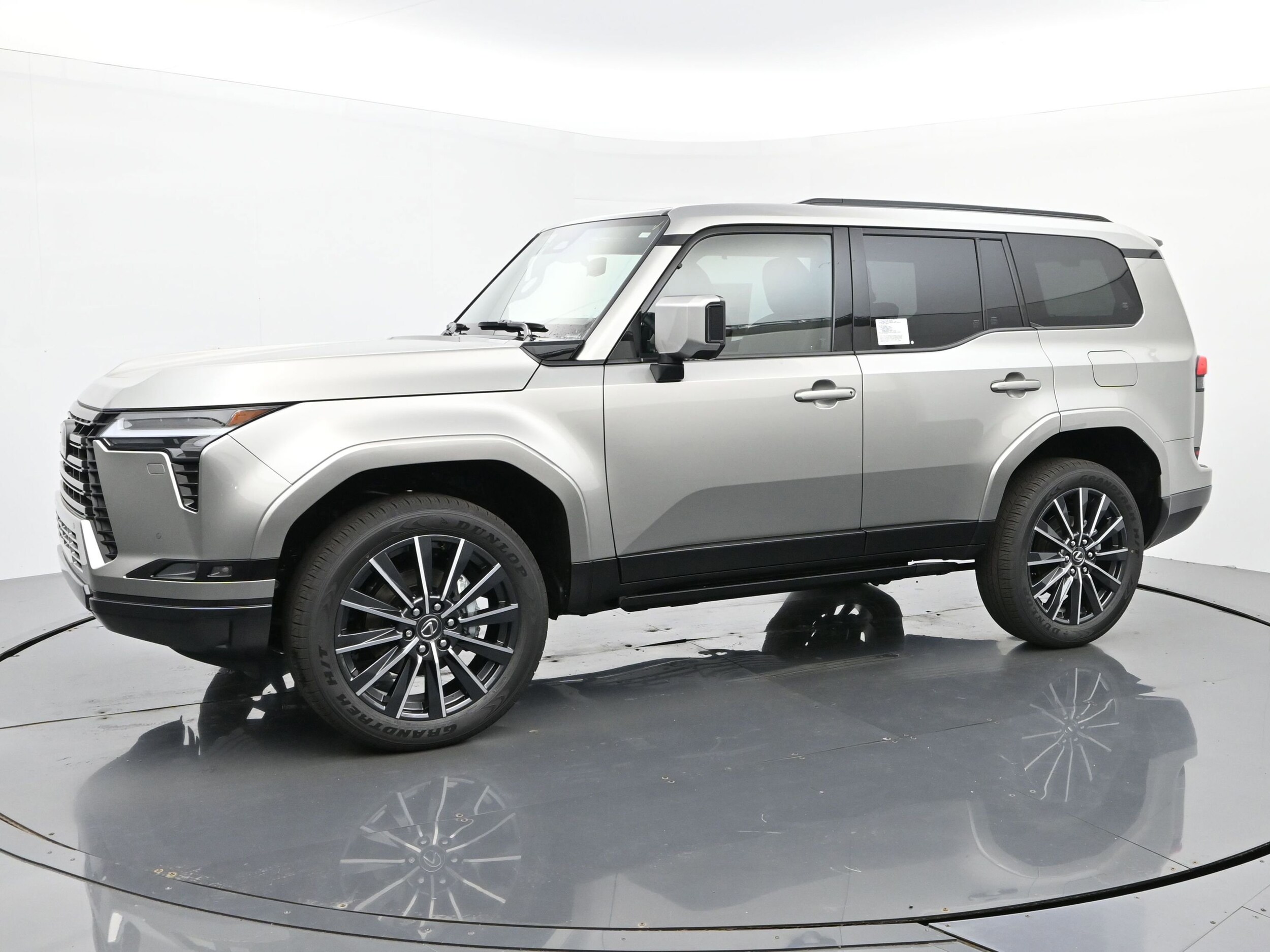 2025 Lexus GX 550 Luxury photo 2