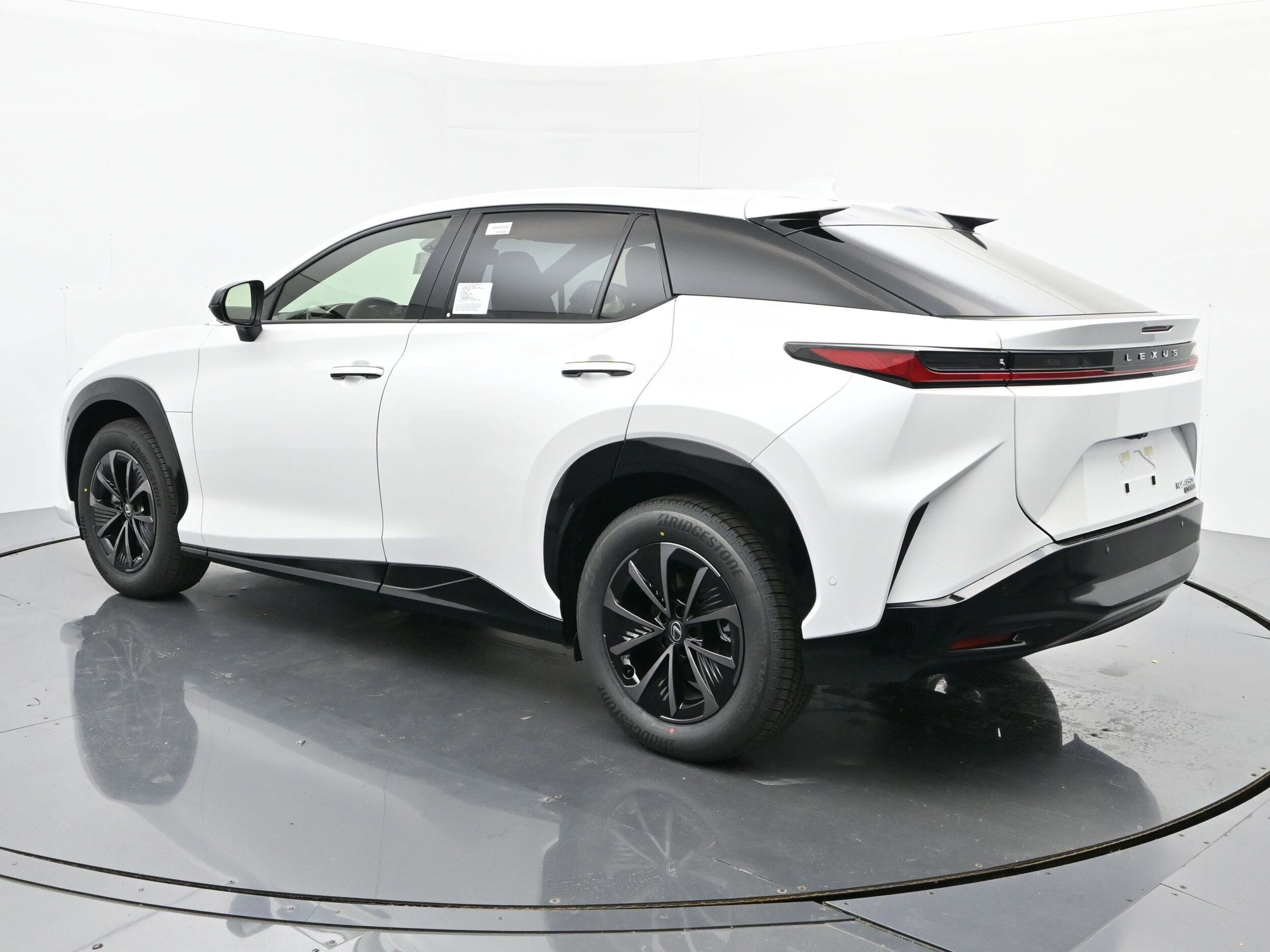 2026 Lexus RZ 450e Premium photo 3
