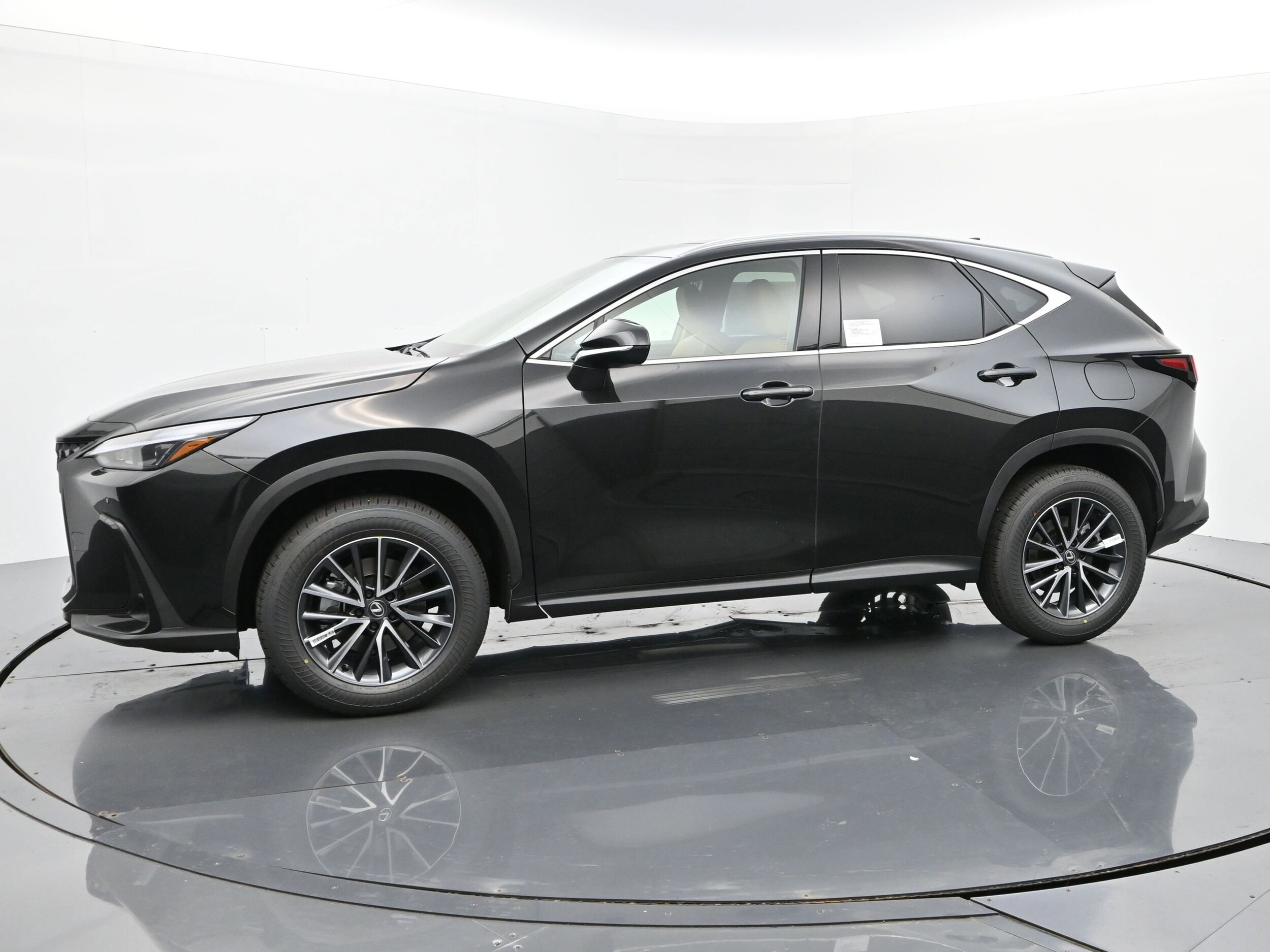 2025 Lexus NX 350 Premium photo 2