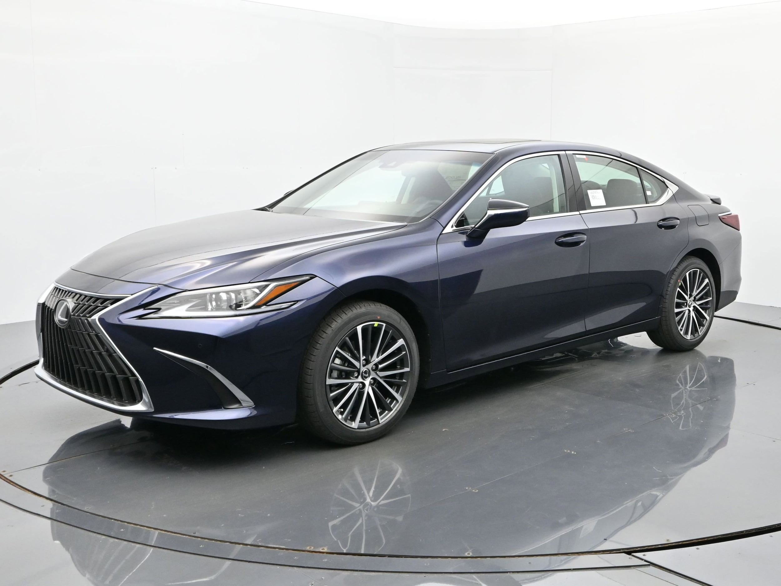 2025 Lexus ES 350's photo