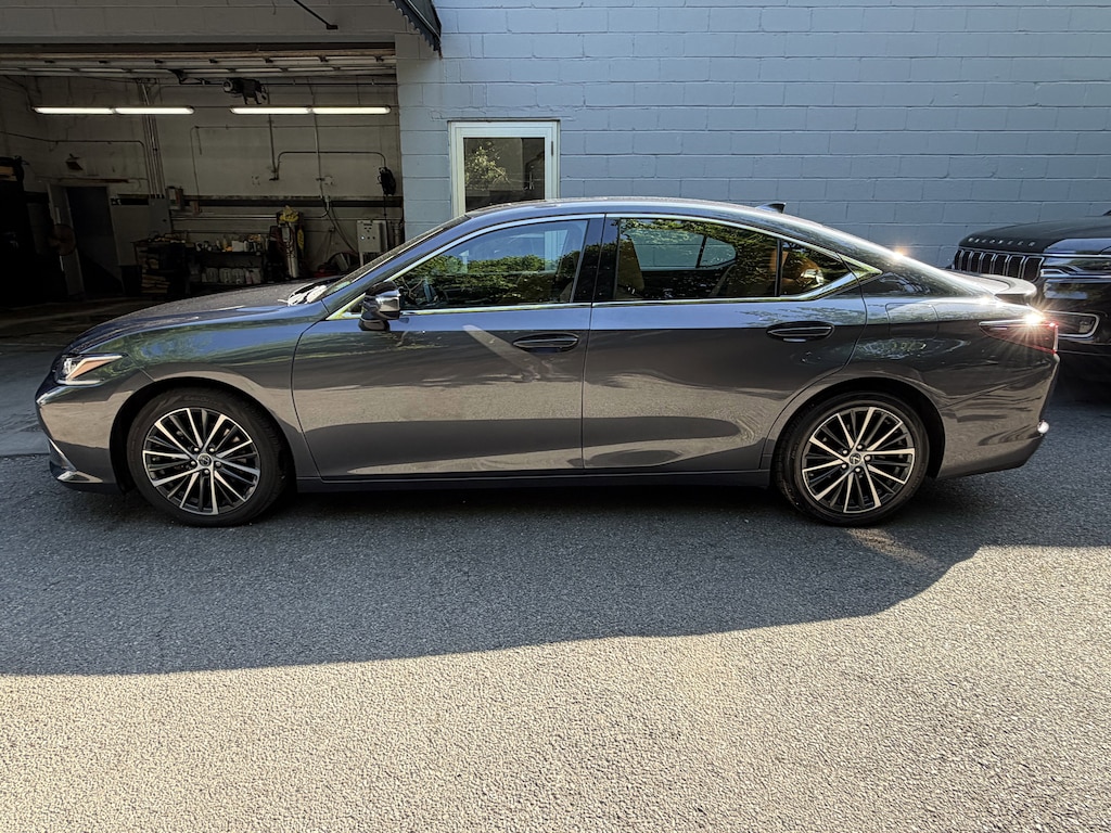 Certified 2023 Lexus ES 350 Sedan