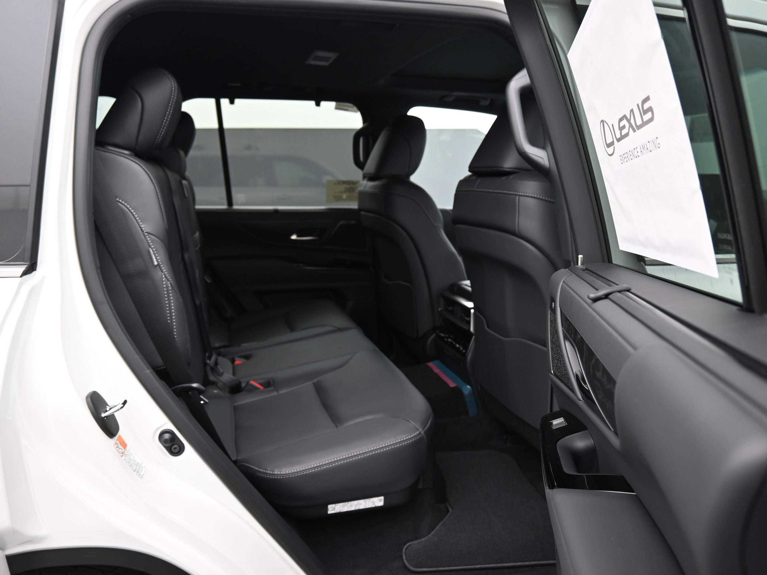 2026 Lexus LX 700h Luxury - Photo 12