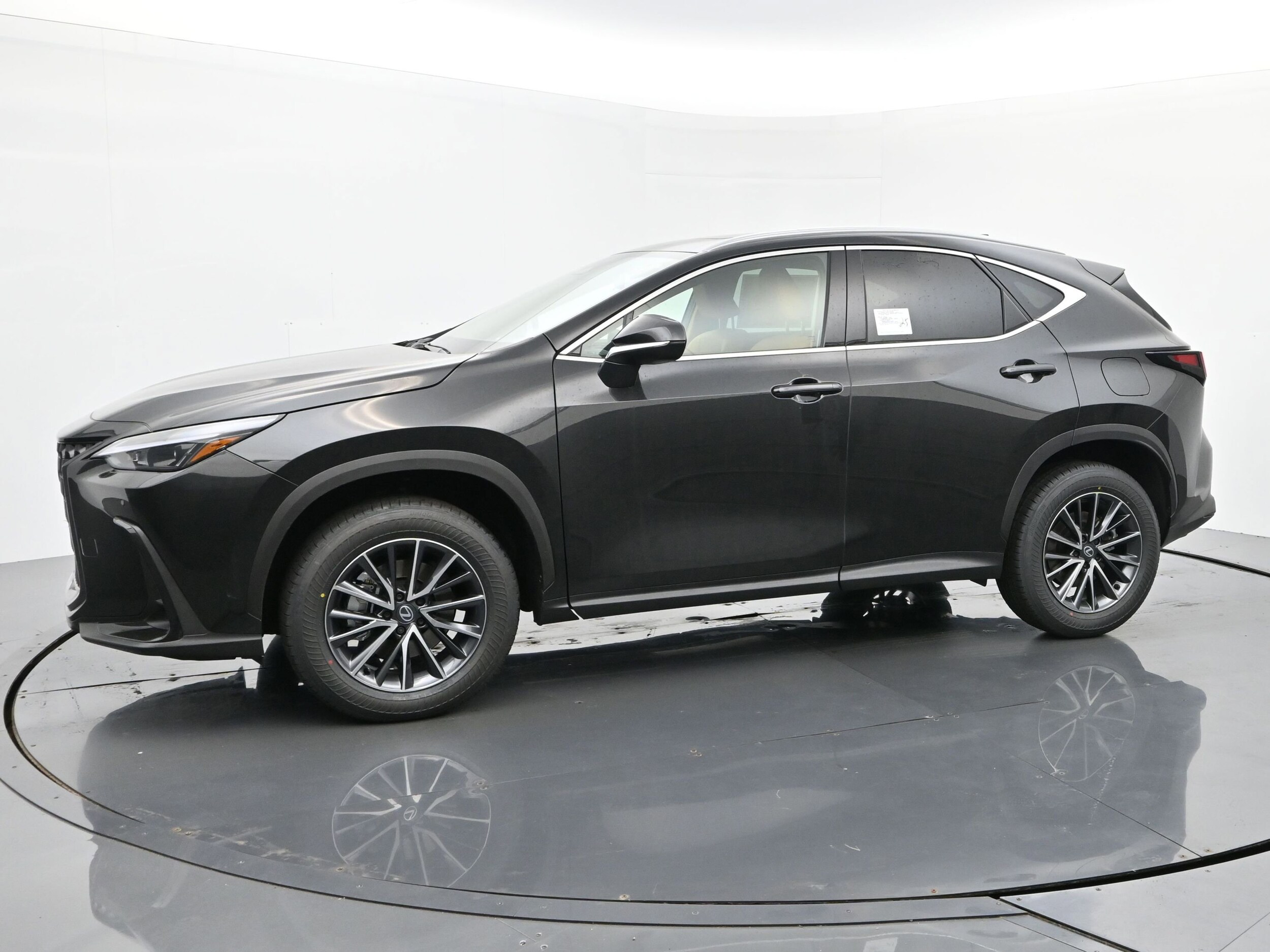 2026 Lexus NX 350 Premium photo 2