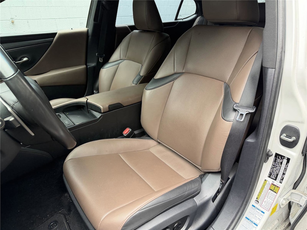 Used 2024 Lexus ES 250 Sedan