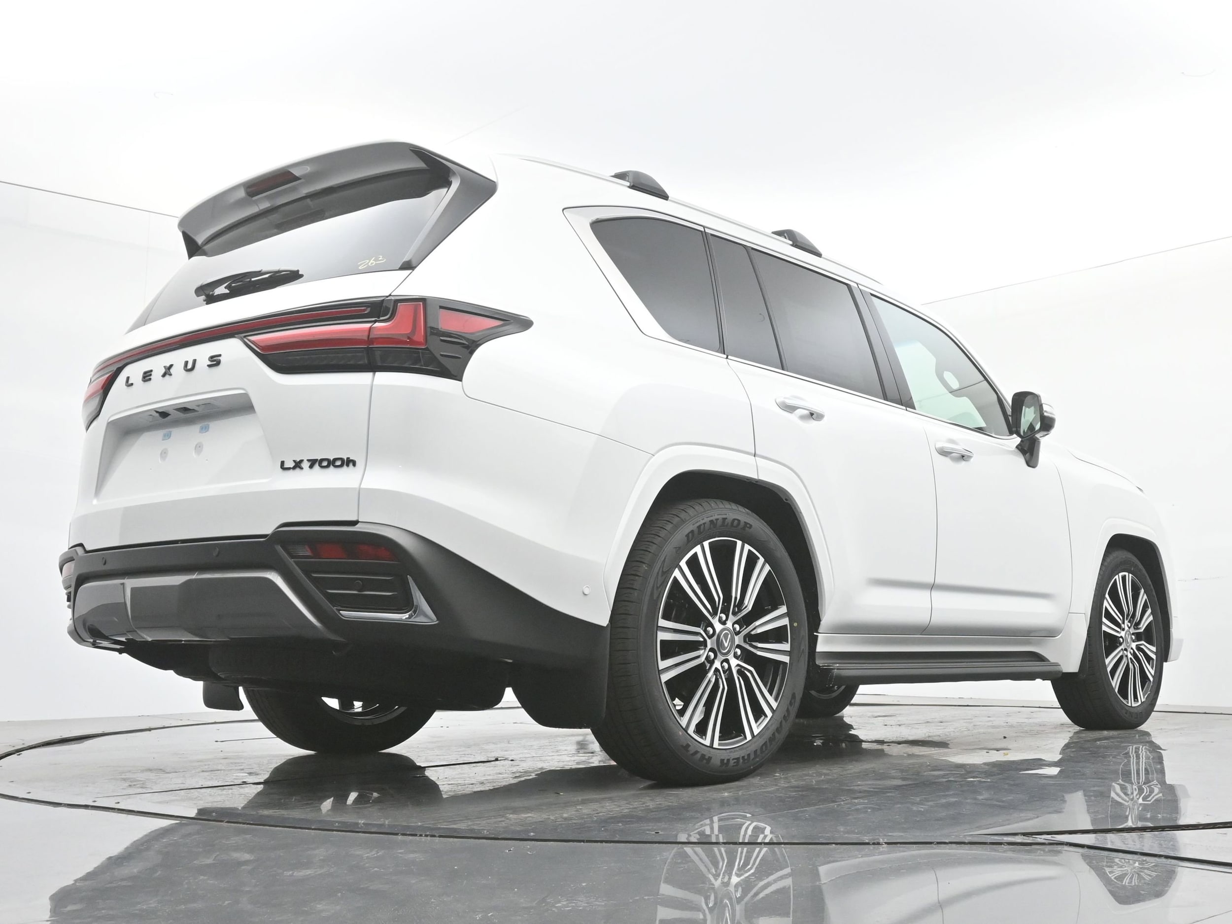 2026 Lexus LX 700h Luxury - Photo 19