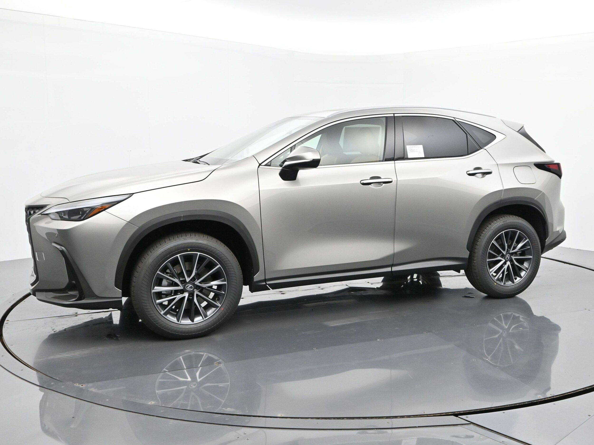 2026 Lexus NX 350 Premium photo 2