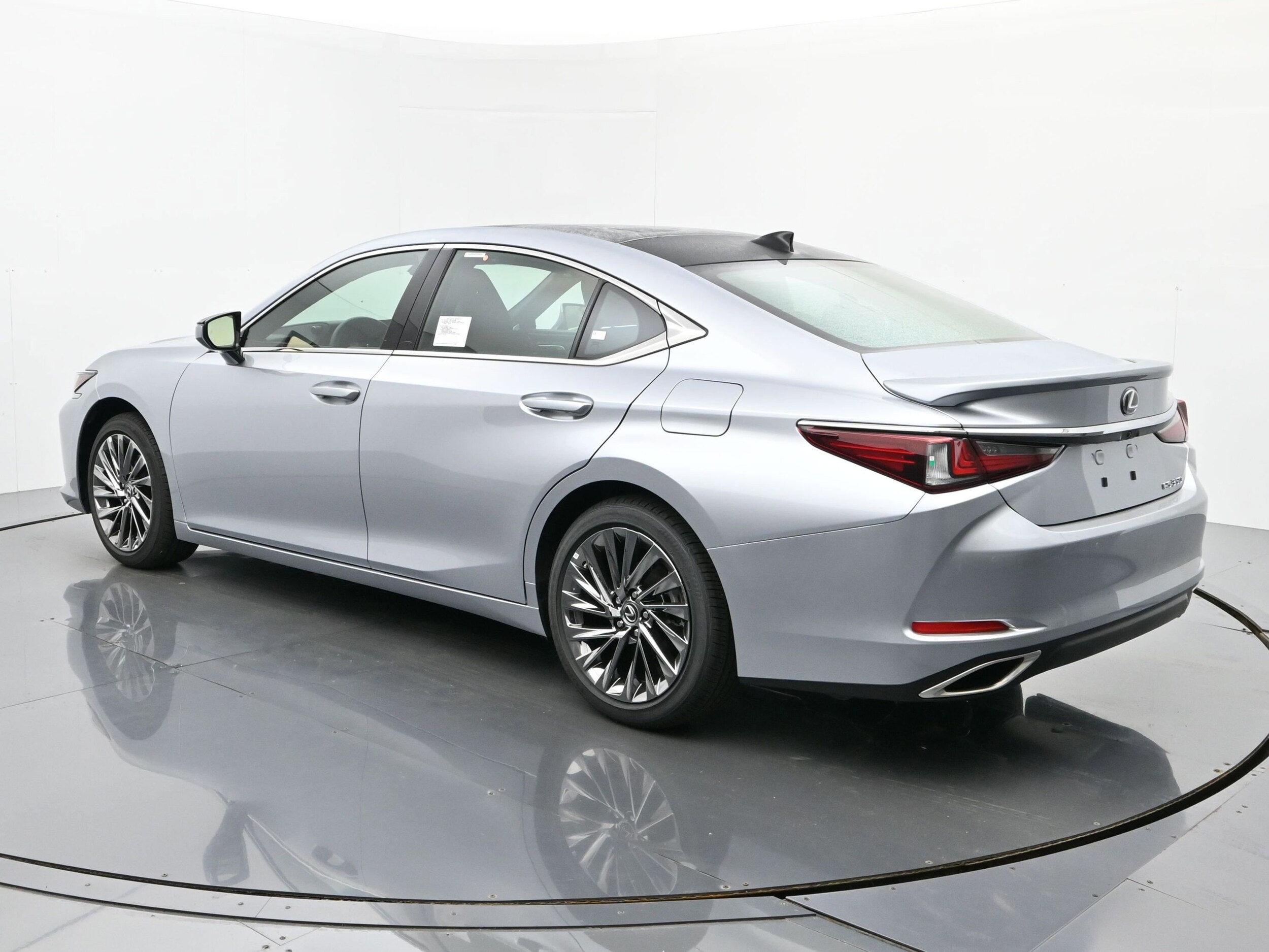 2025 Lexus ES 350 Ultra Luxury photo 3