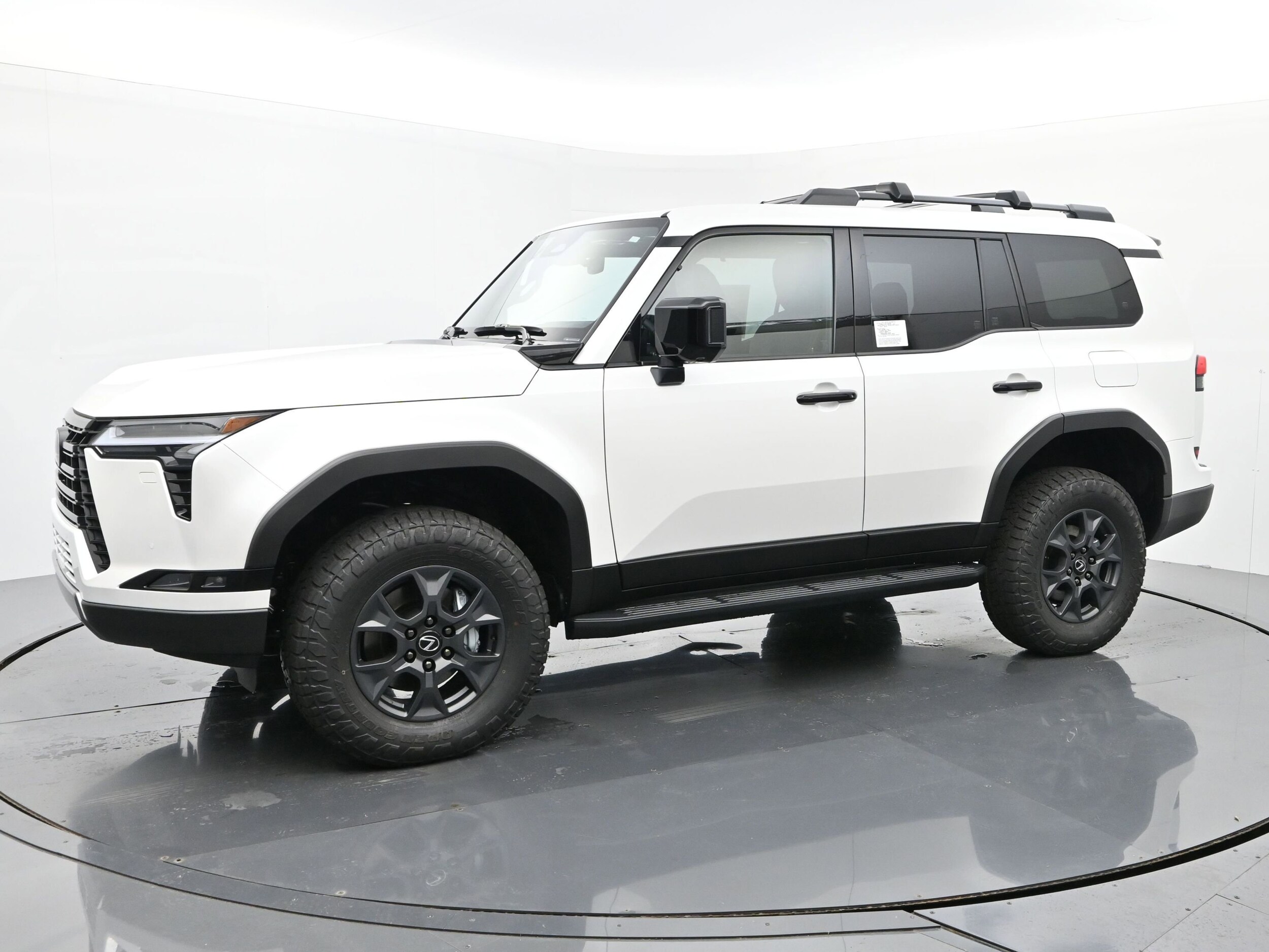 2025 Lexus GX 550 Overtrail photo 2