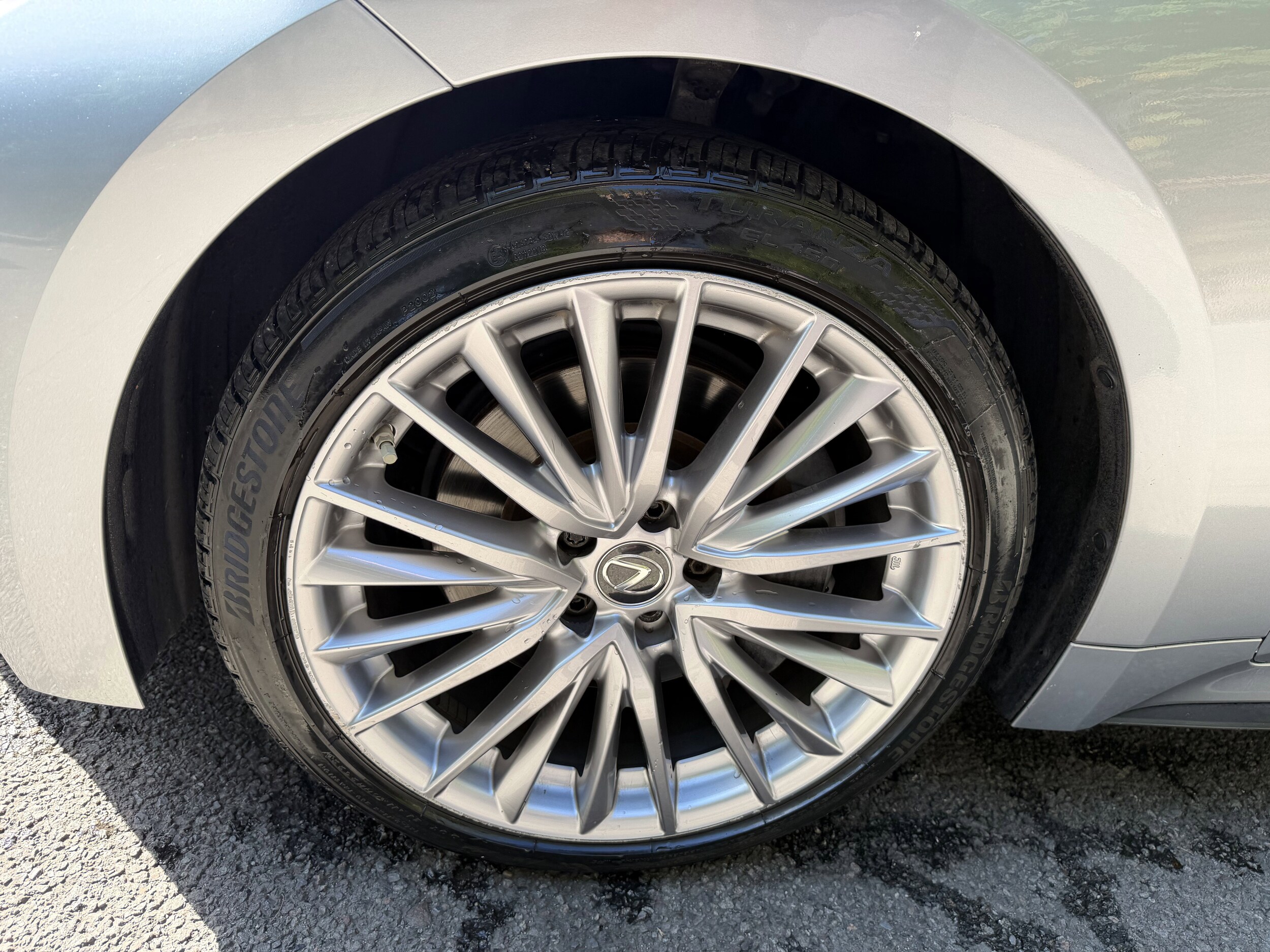 2022 Lexus IS 300 photo 2