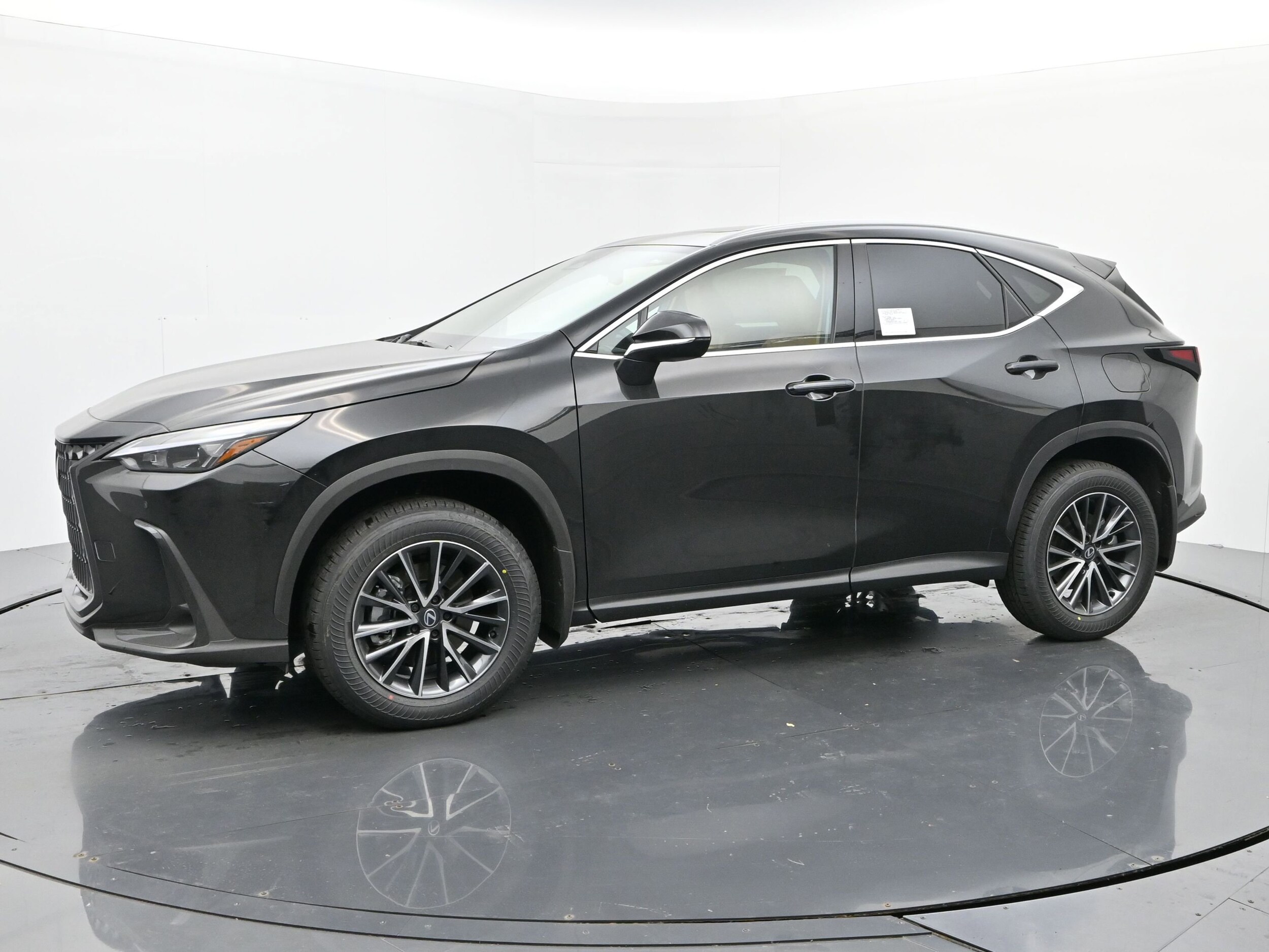 2026 Lexus NX 350 Premium photo 2