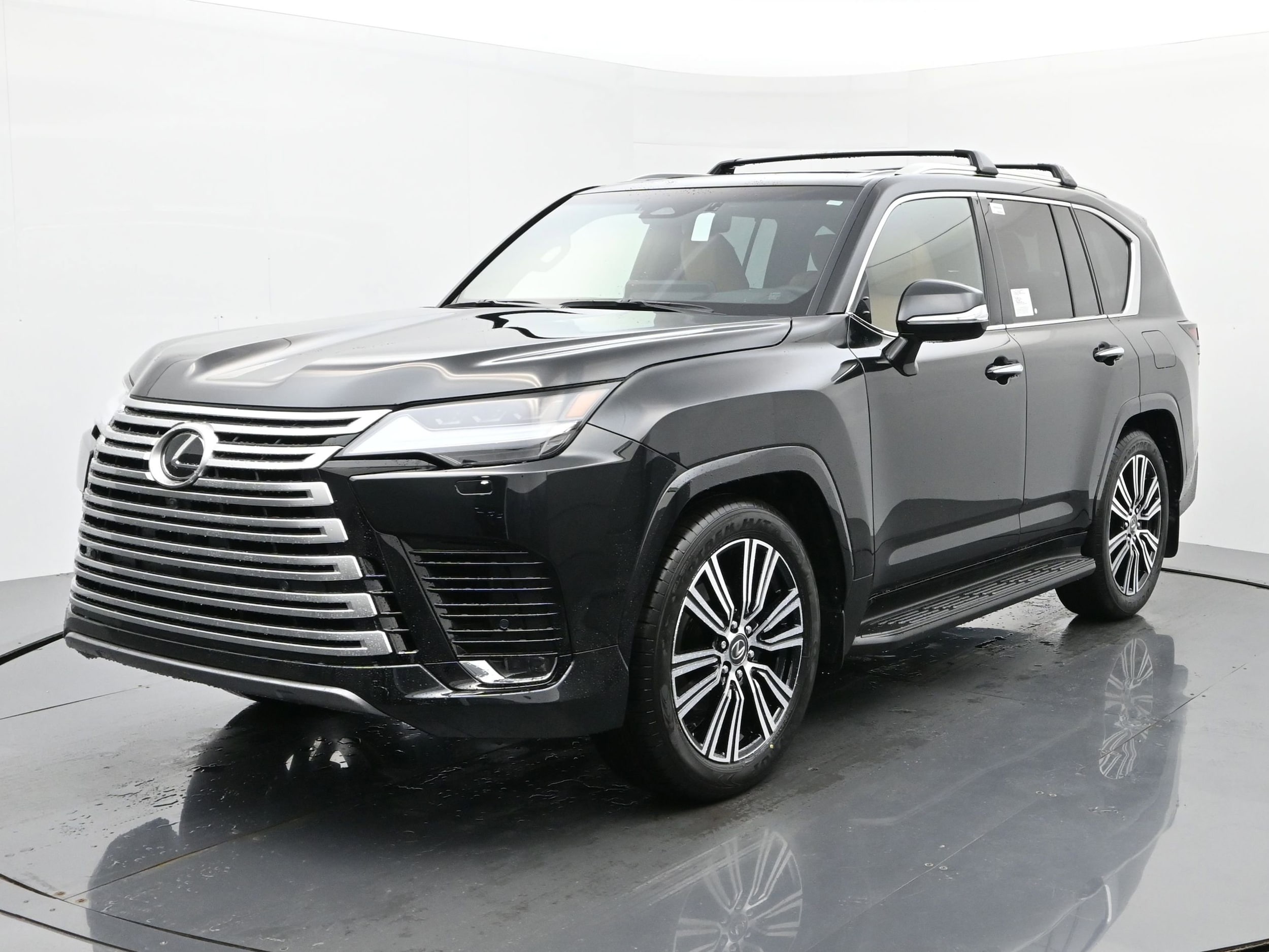 2025 Lexus LX Luxury's photo