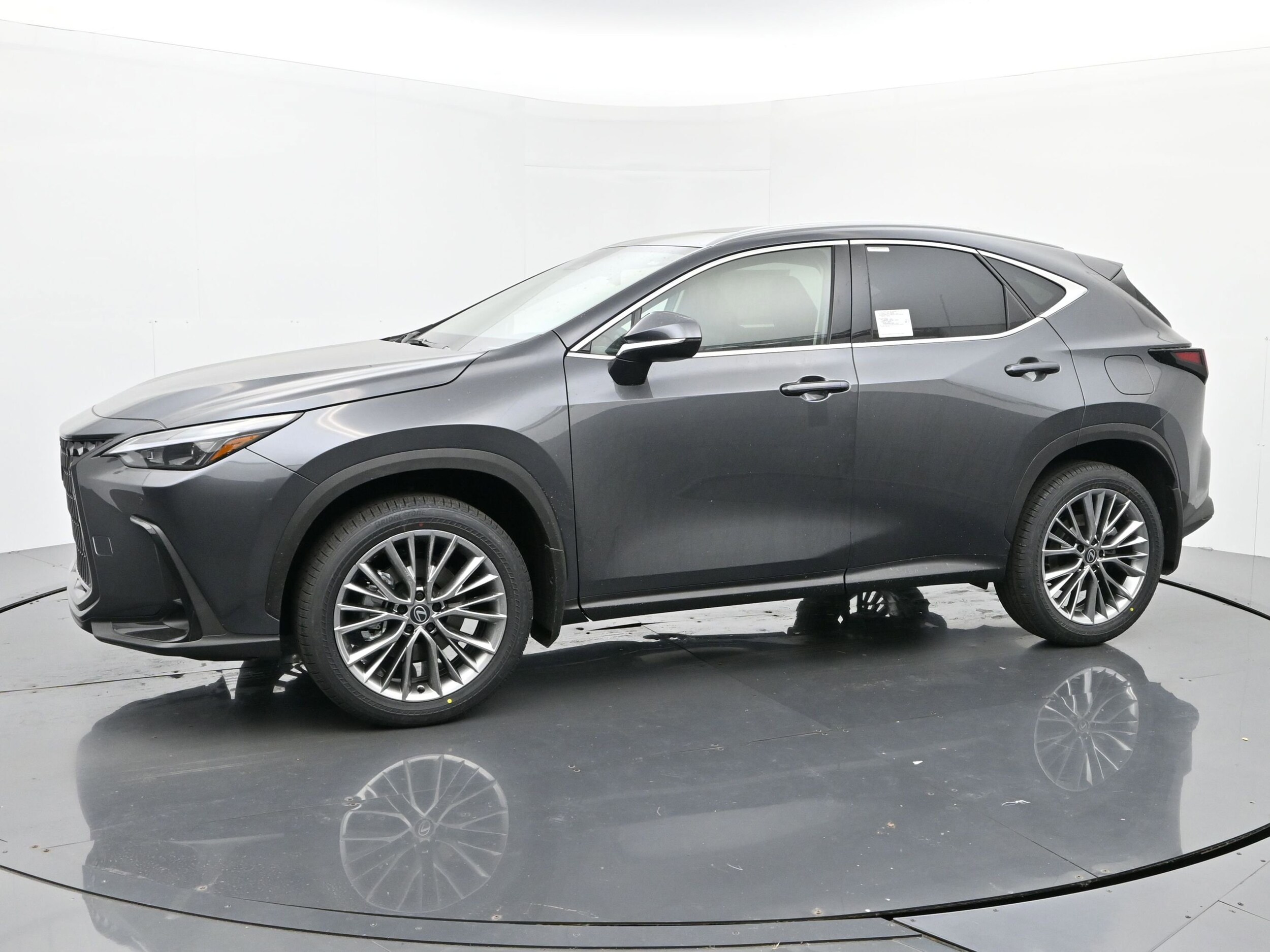 2026 Lexus NX 350 Premium photo 2