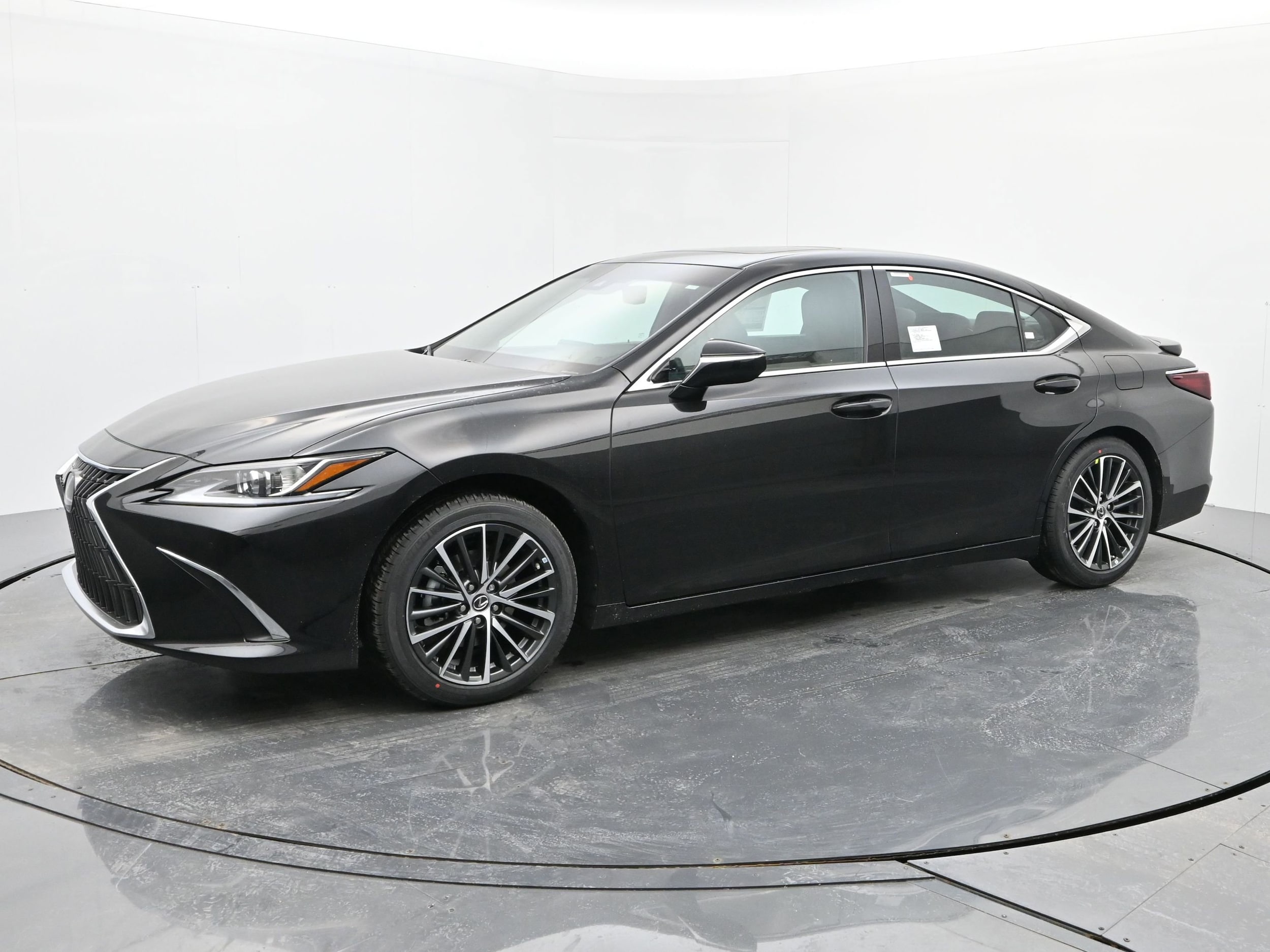2025 Lexus ES 350's photo