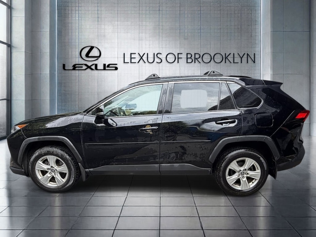 Used 2021 Toyota RAV4 XLE SUV