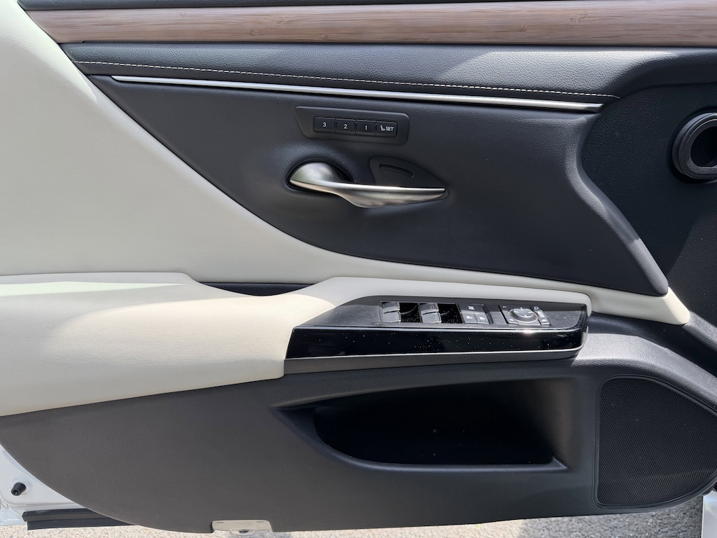 Certified 2023 Lexus ES 250 Sedan
