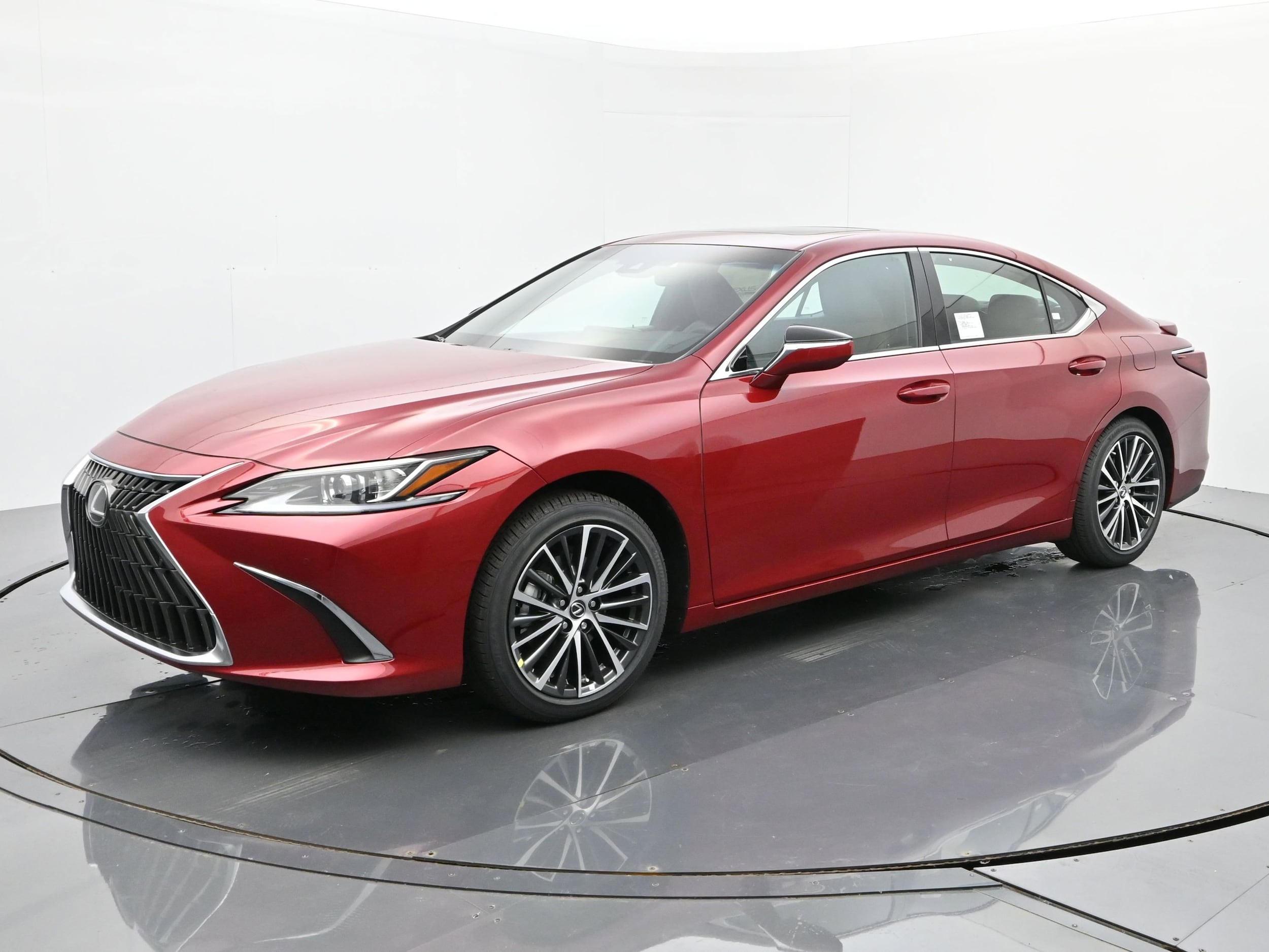2025 Lexus ES 350's photo