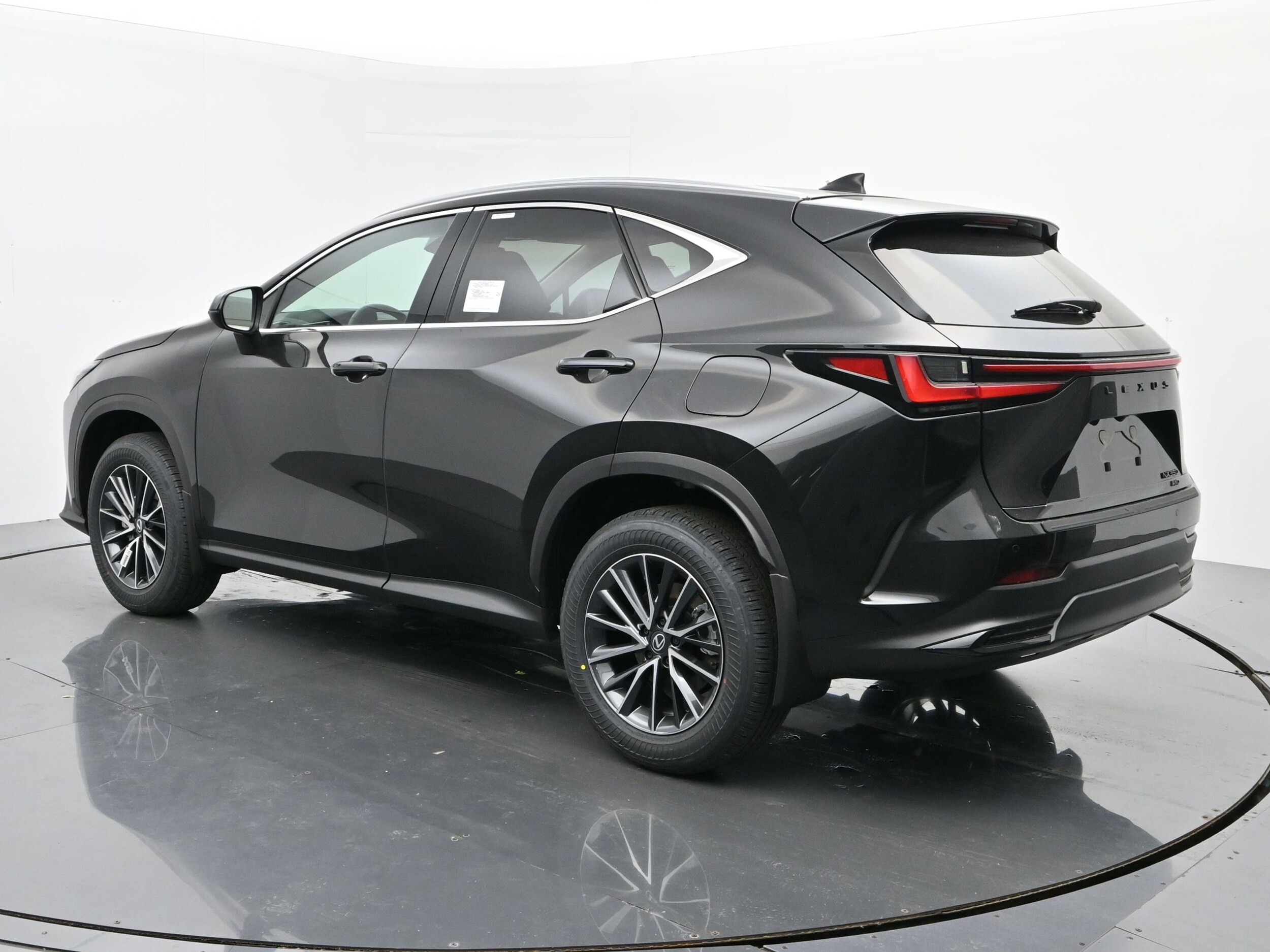 2026 Lexus NX 350 photo 3