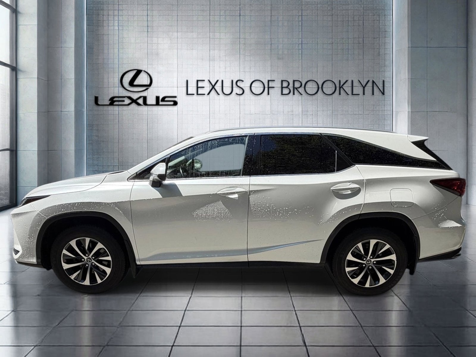 2021 Lexus RX 350 - Photo 2