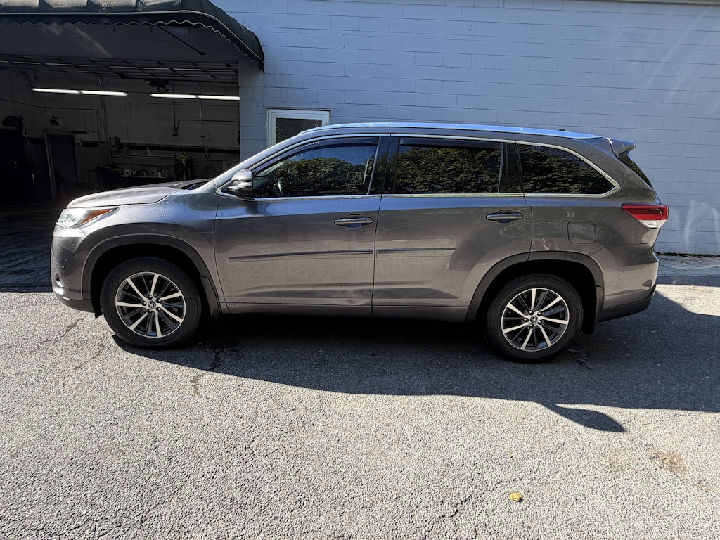 Used 2018 Toyota Highlander XLE SUV