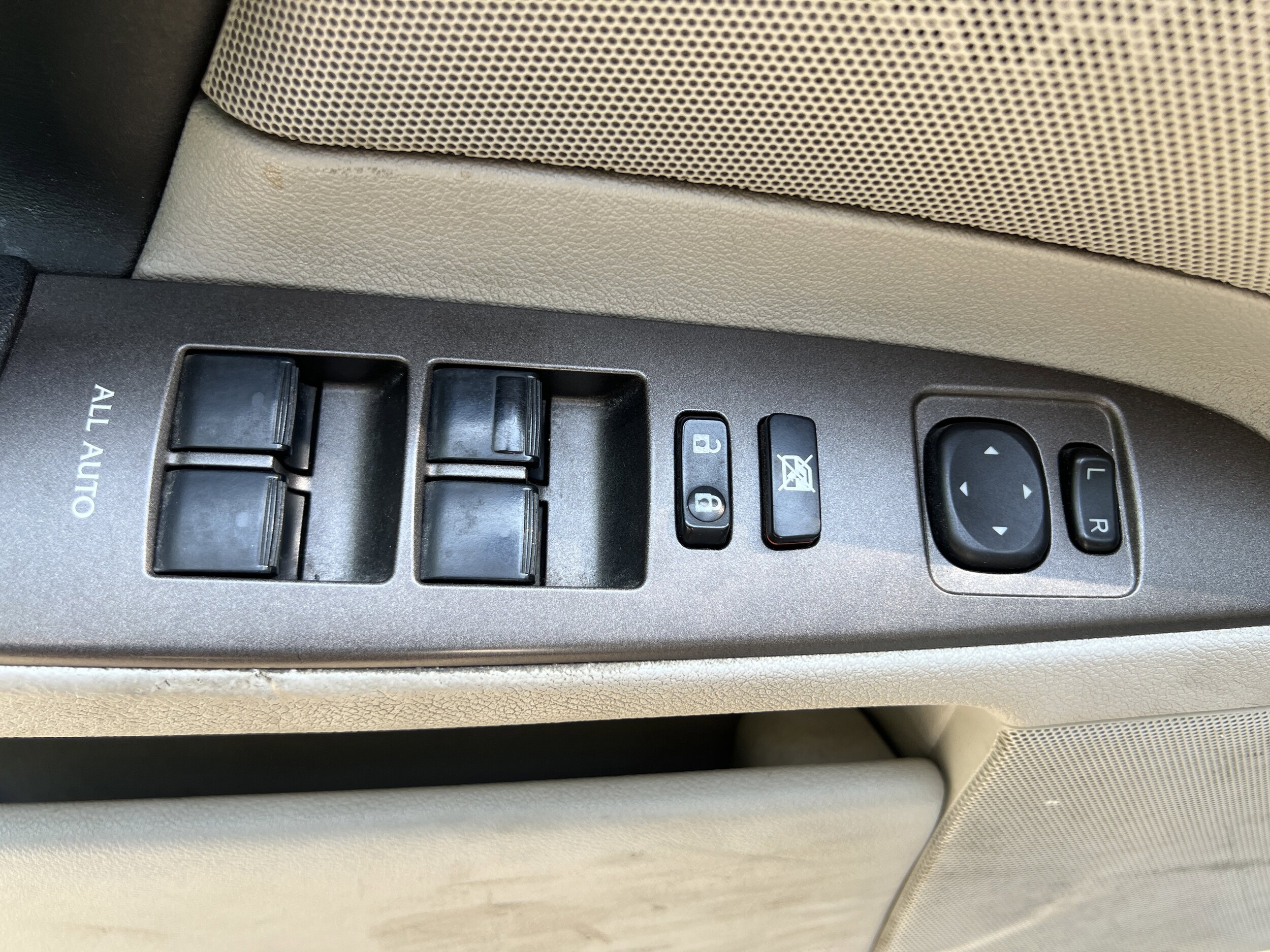 2010 Lexus IS 250 photo 3