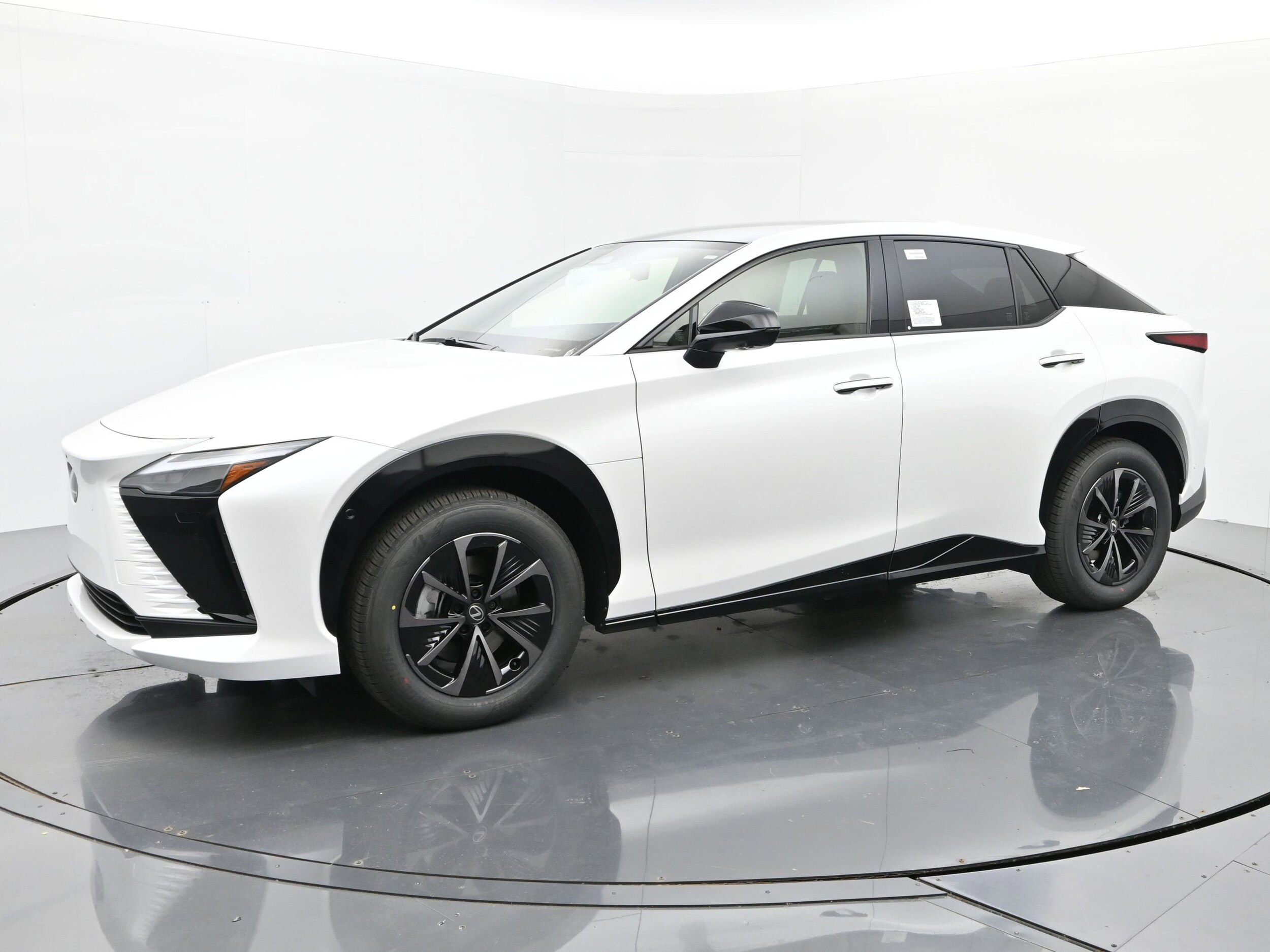 2026 Lexus RZ 450e Premium photo 2