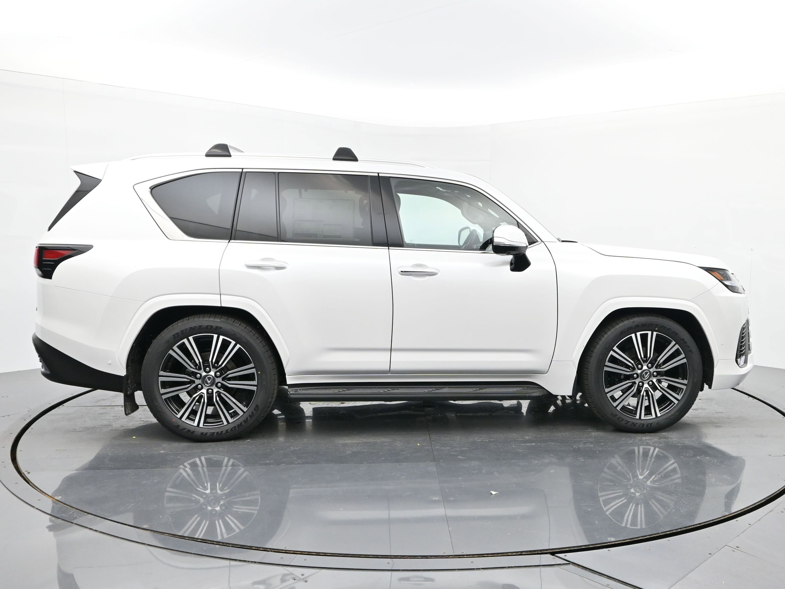2026 Lexus LX 700h Luxury - Photo 6