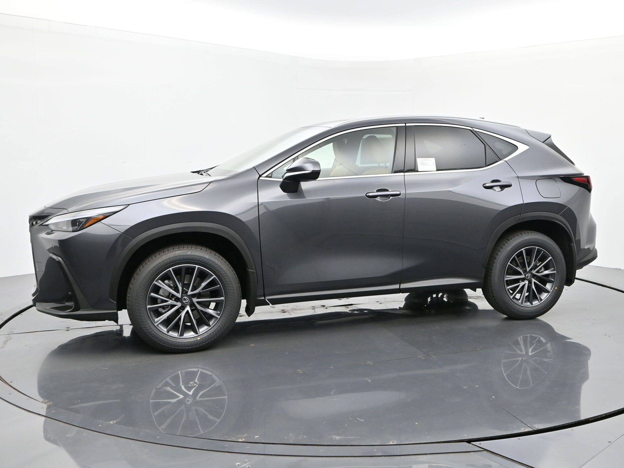 2026 Lexus NX 350 photo 2