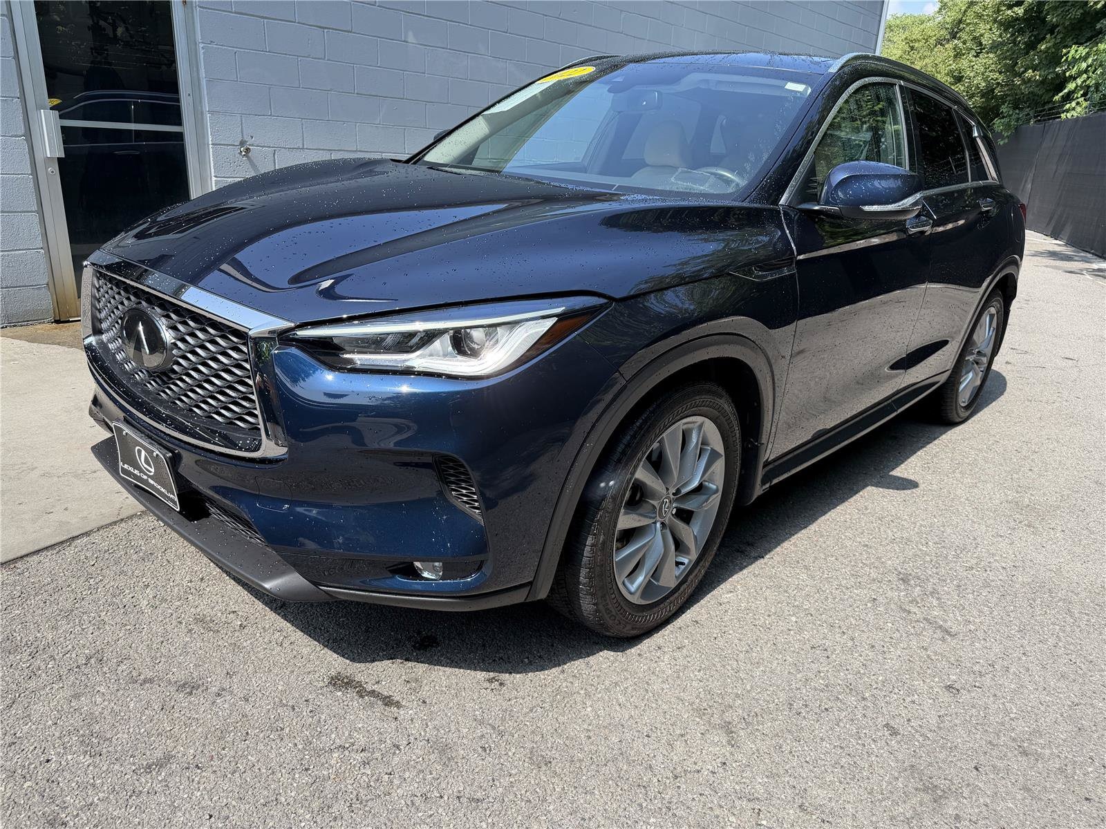 2022 Infiniti QX50 LUXE AWD photo