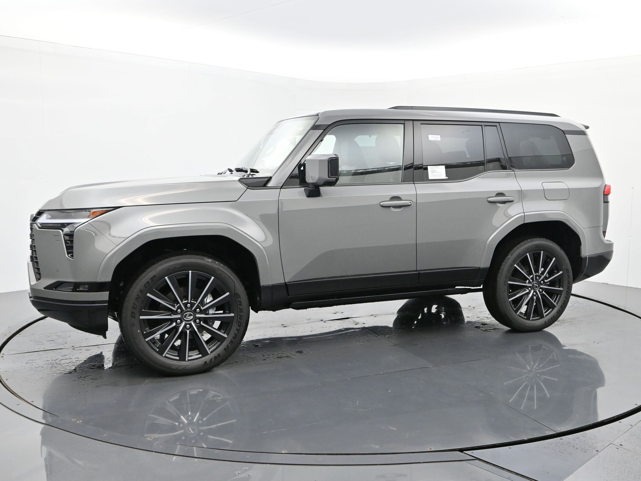 2025 Lexus GX 550 Luxury photo 2