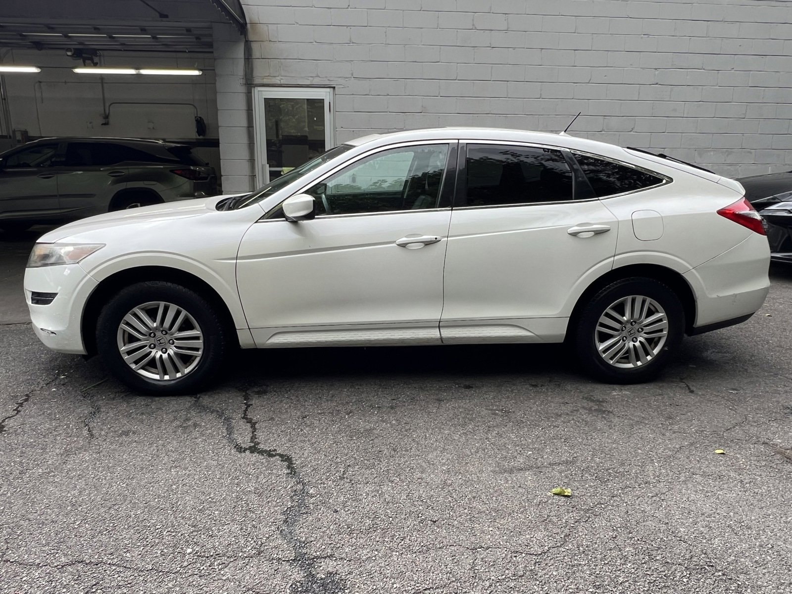 Used 2012 Honda Crosstour EX-L with VIN 5J6TF3H58CL000600 for sale in Brooklyn, NY