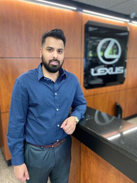 Staff member Waqad Ahmad from ID_f994bdae71e0