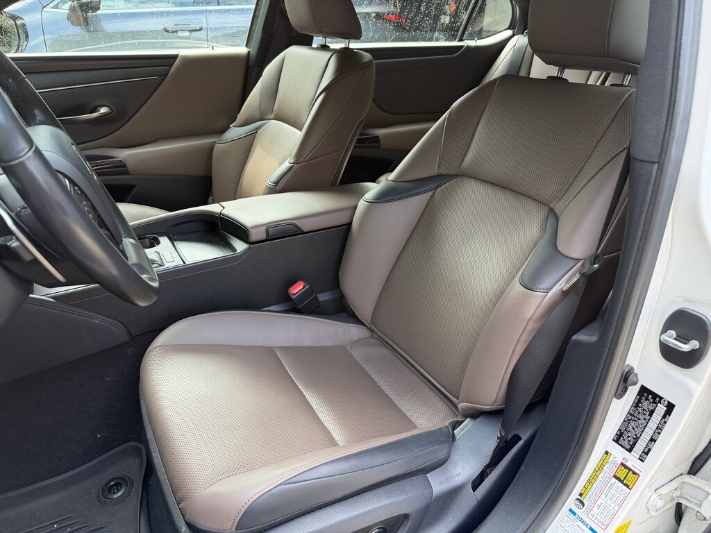 Used 2023 Lexus ES 250 Sedan