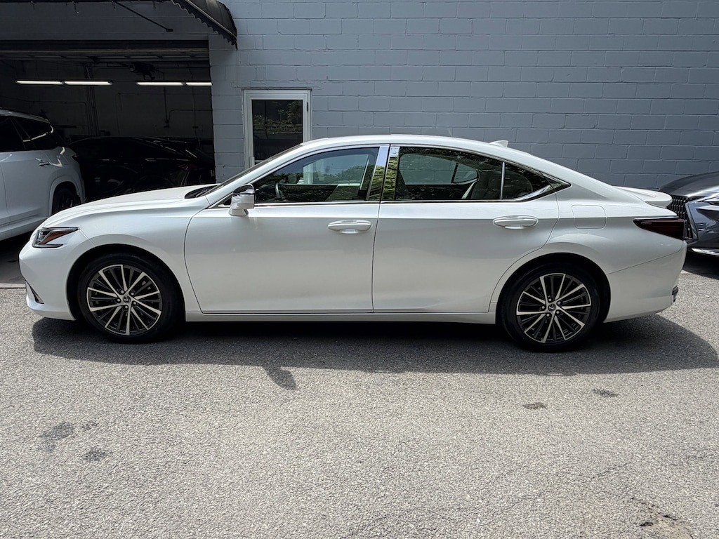 Certified 2023 Lexus ES 250 Sedan