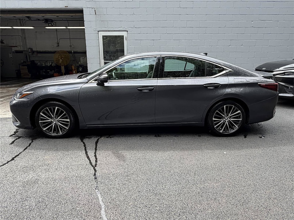 Used 2023 Lexus ES 300h Sedan