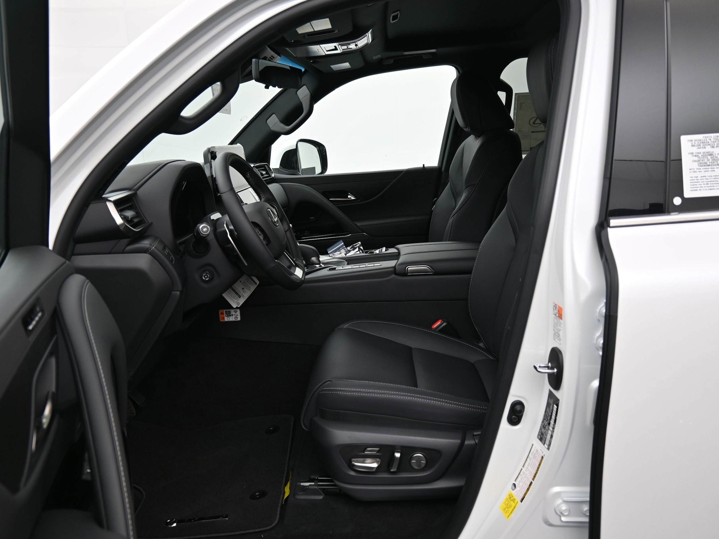 2026 Lexus LX 700h Luxury - Photo 11