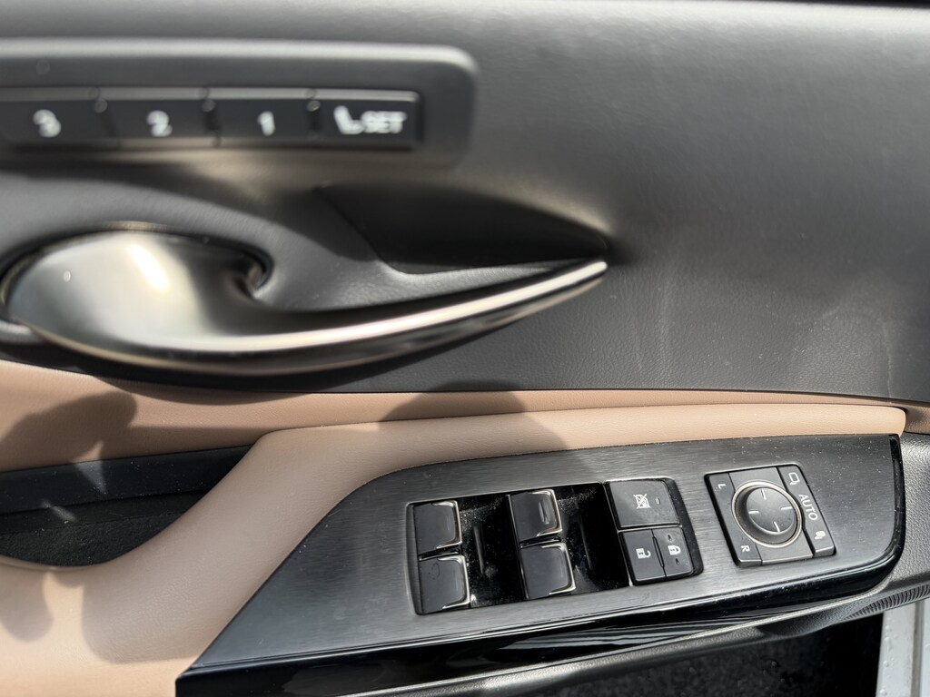 Used 2023 Lexus ES 250 Sedan