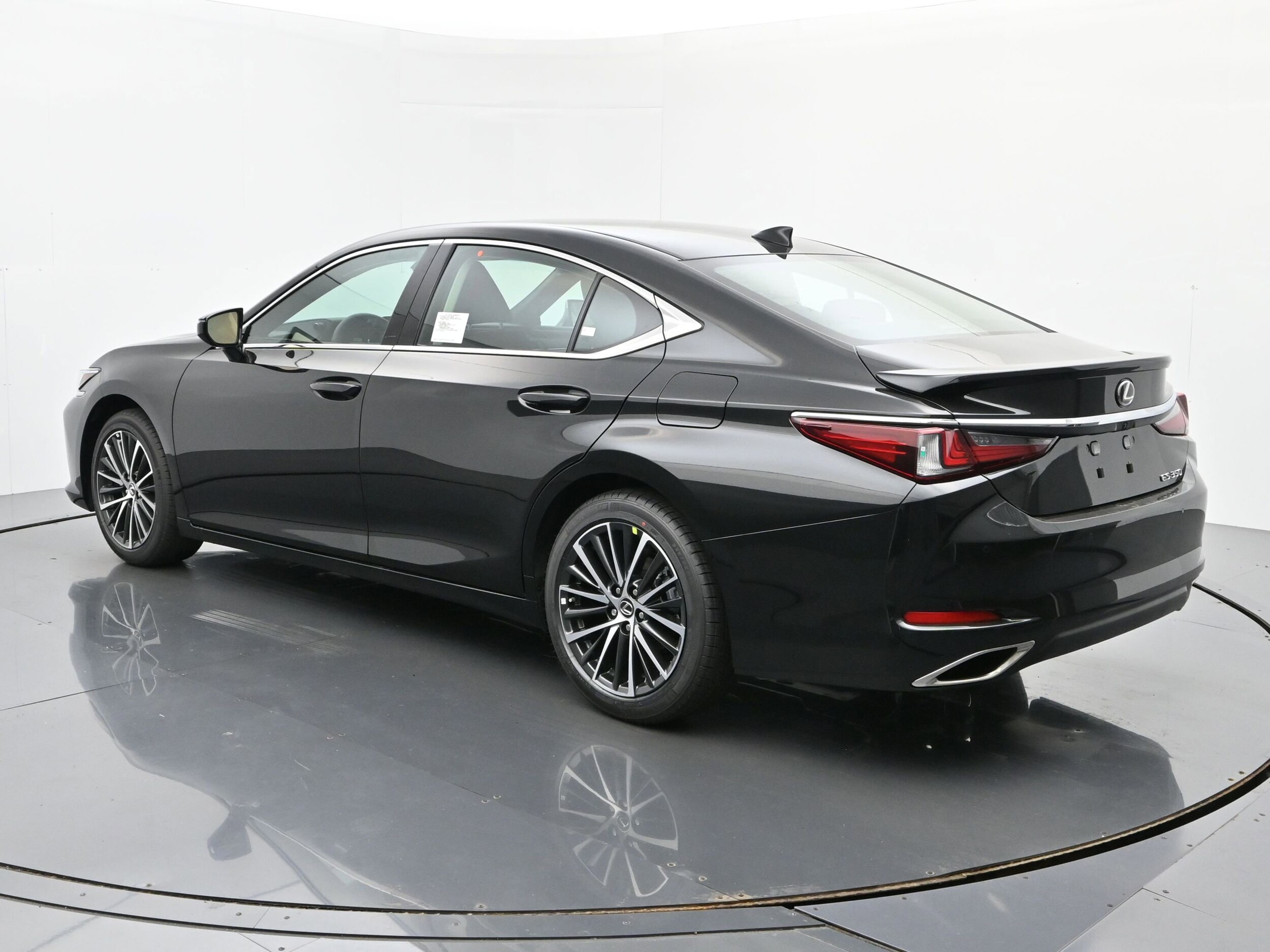 2025 Lexus ES 350 photo 3