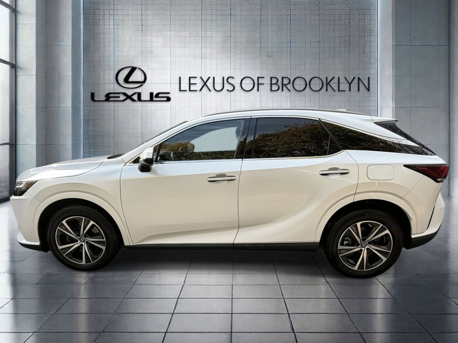 2023 Lexus RX photo 2