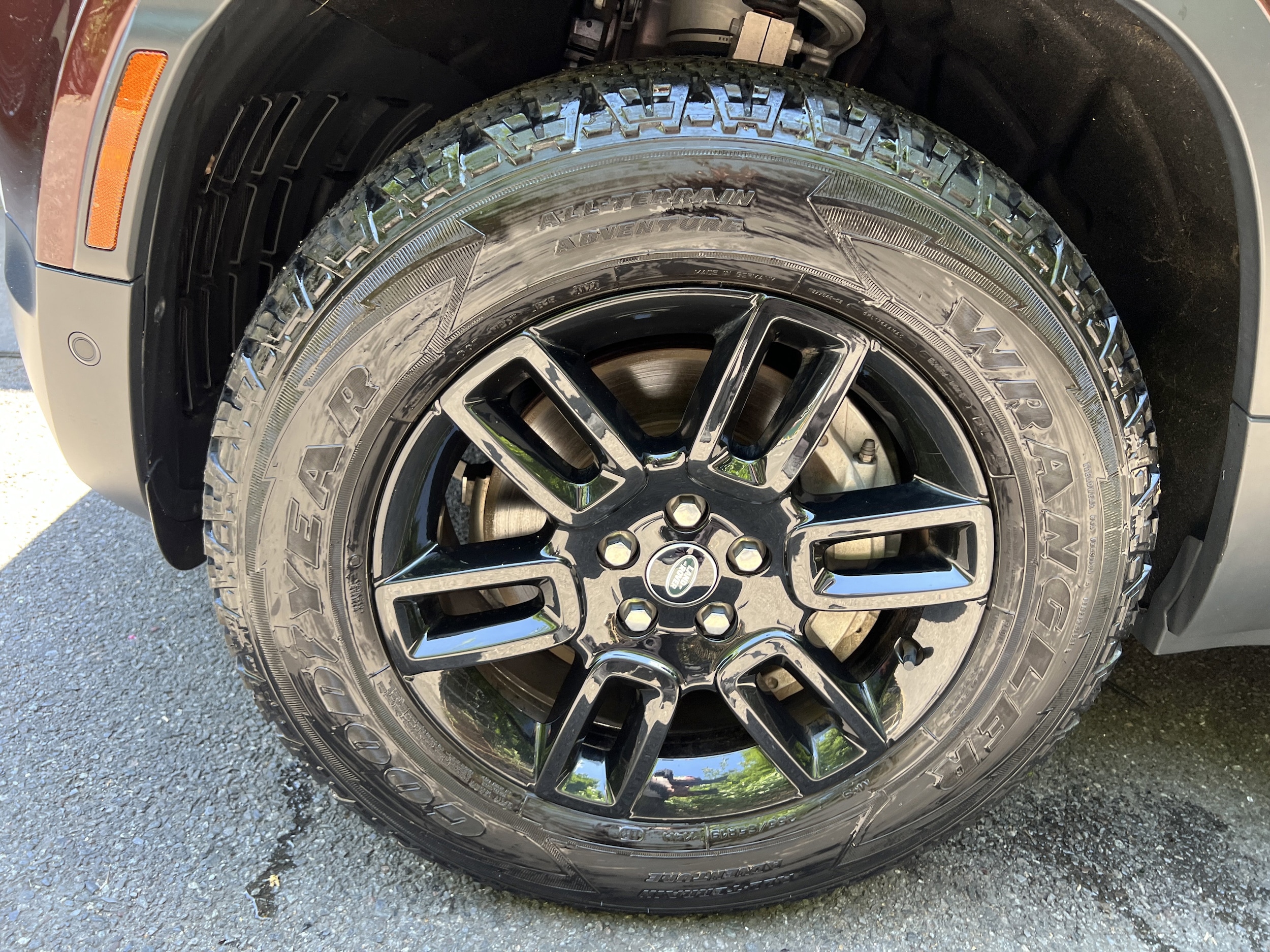 Used 2023 Land Rover Defender SE with VIN SALEPFEU1P2164204 for sale in Brooklyn, NY