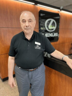 Staff member Alex Rabinovich from ID_f994bdae71e0