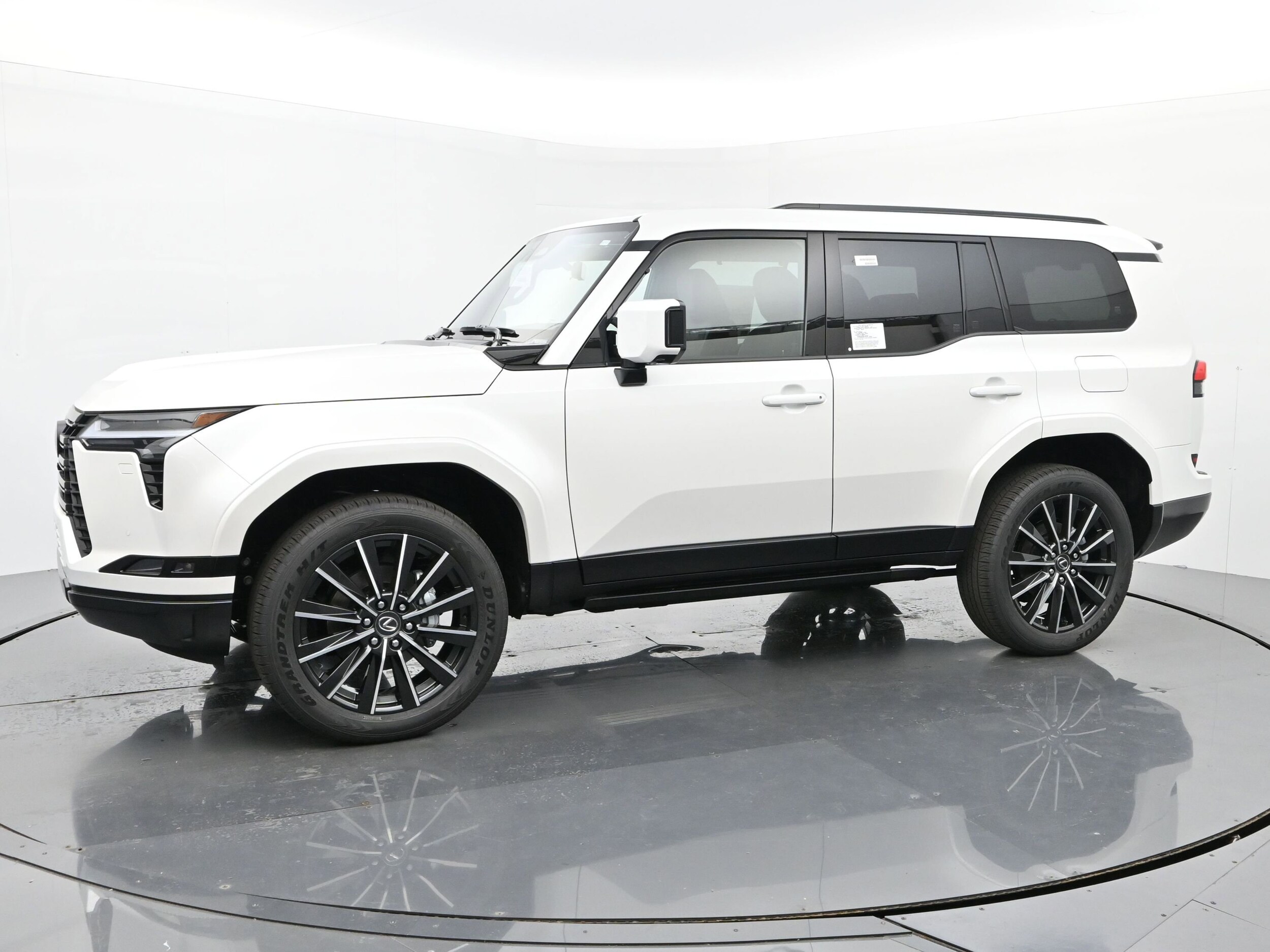 2025 Lexus GX 550 Luxury photo 2