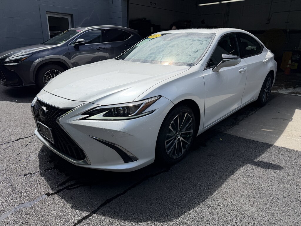 Used 2023 Lexus ES 250 Sedan