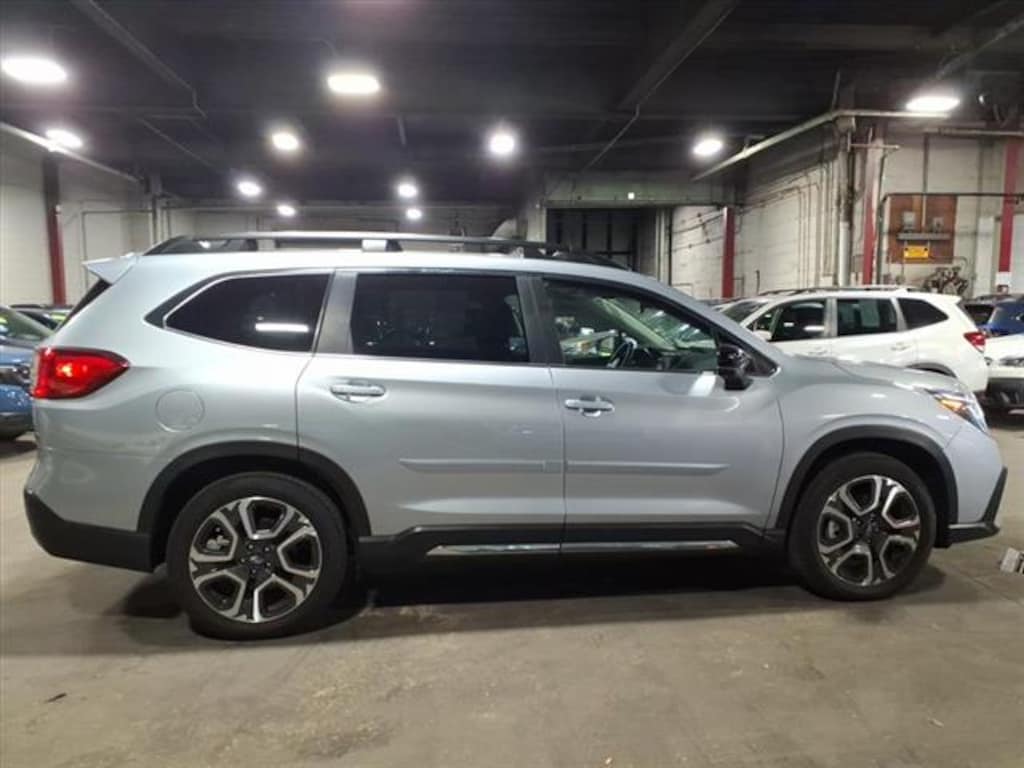 Used 2025 Subaru Ascent Limited 8-Passenger