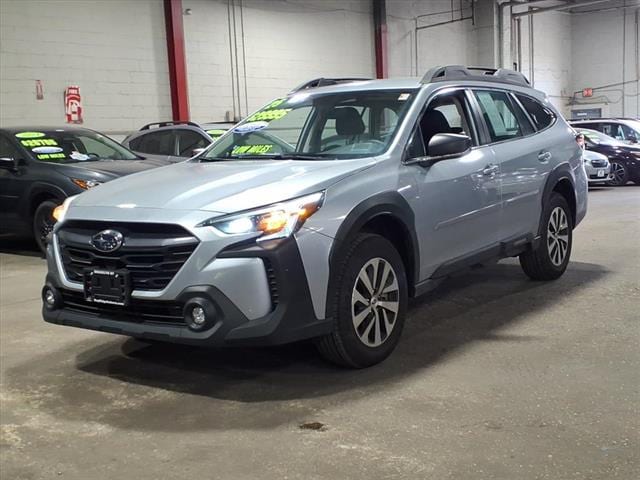 2025 Subaru Outback Base